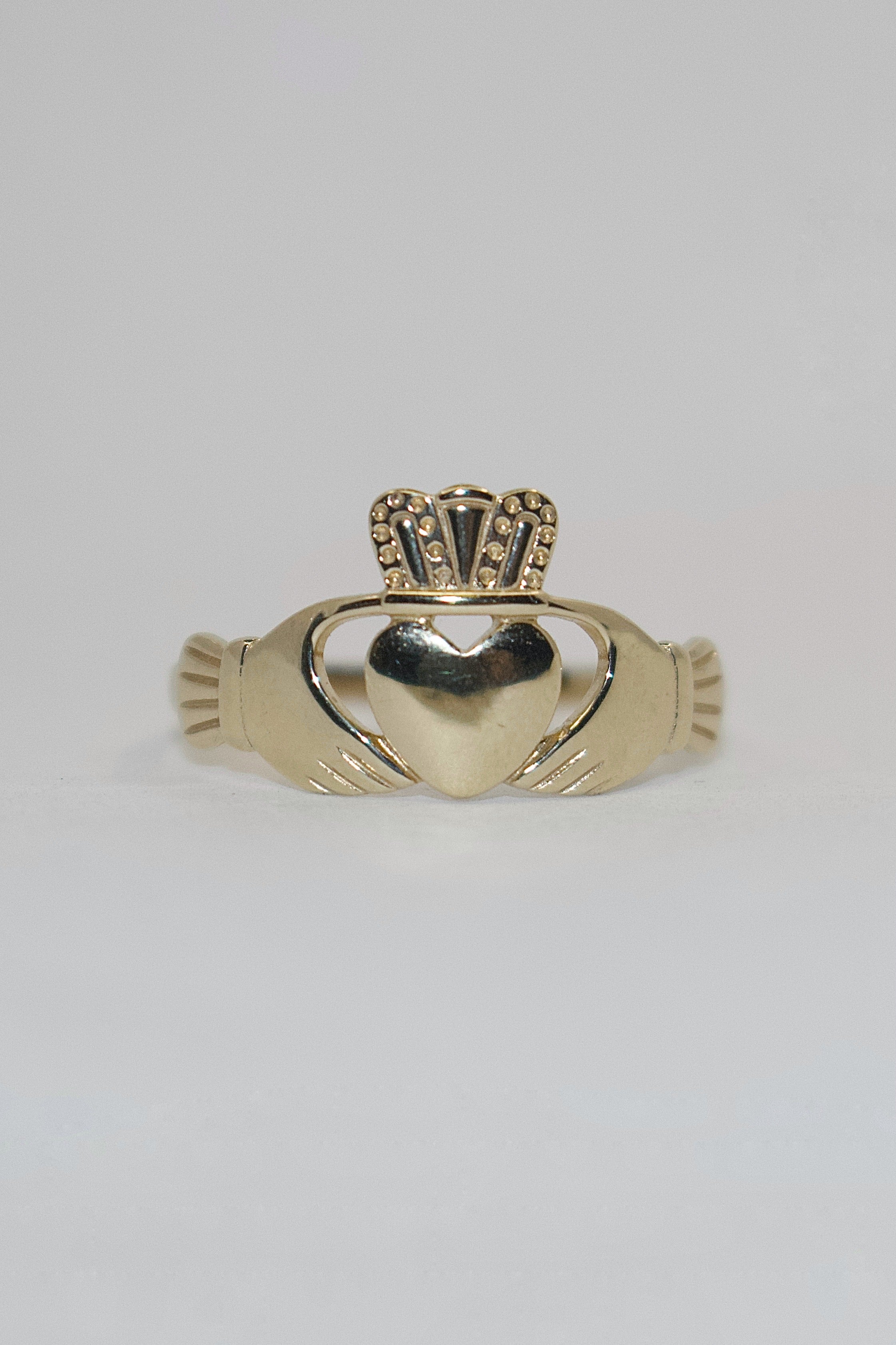 9ct Yellow Gold Light Weight Ladies Claddagh Ring