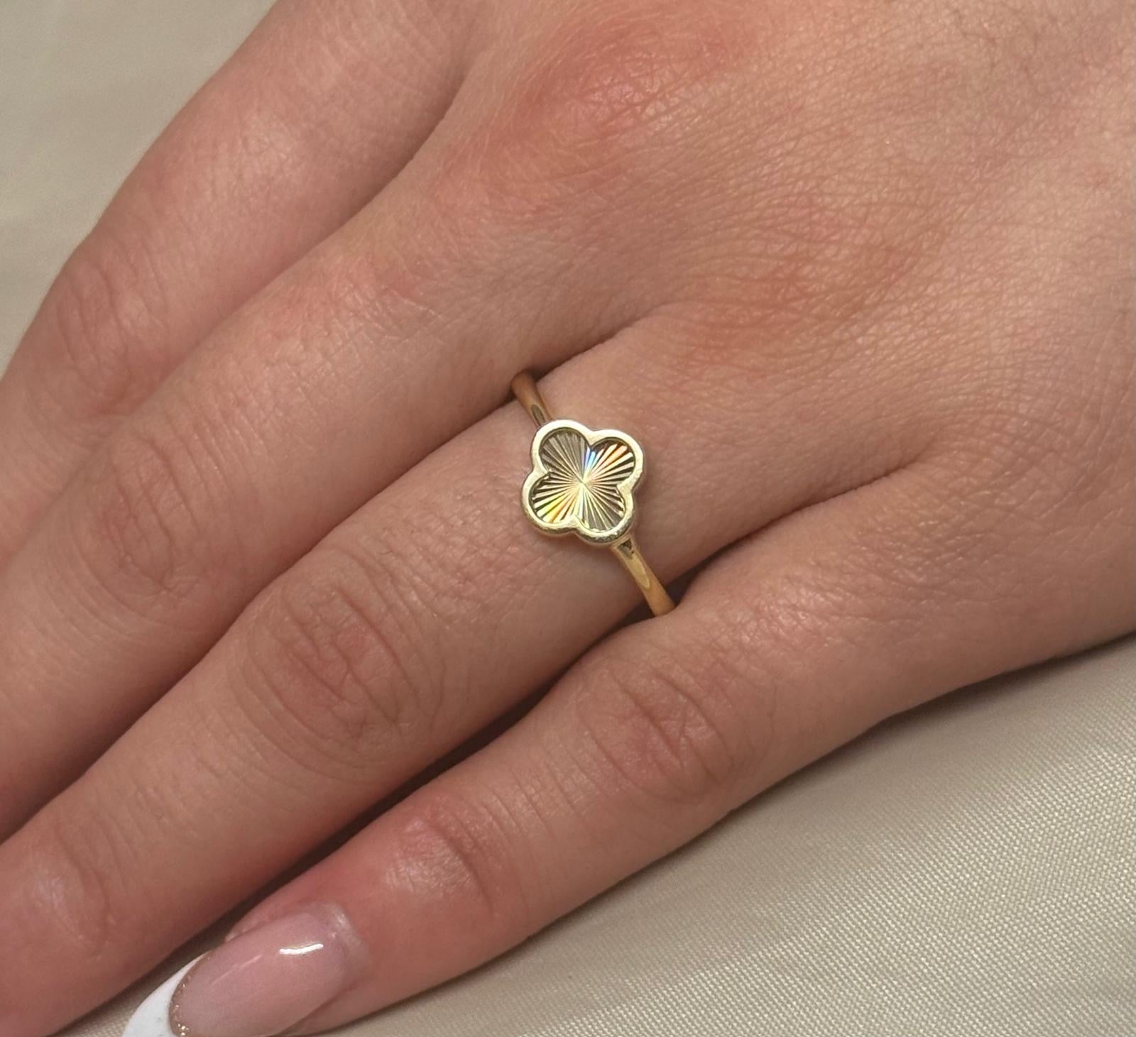 9K Yellow Gold Rainbow Clover Ring