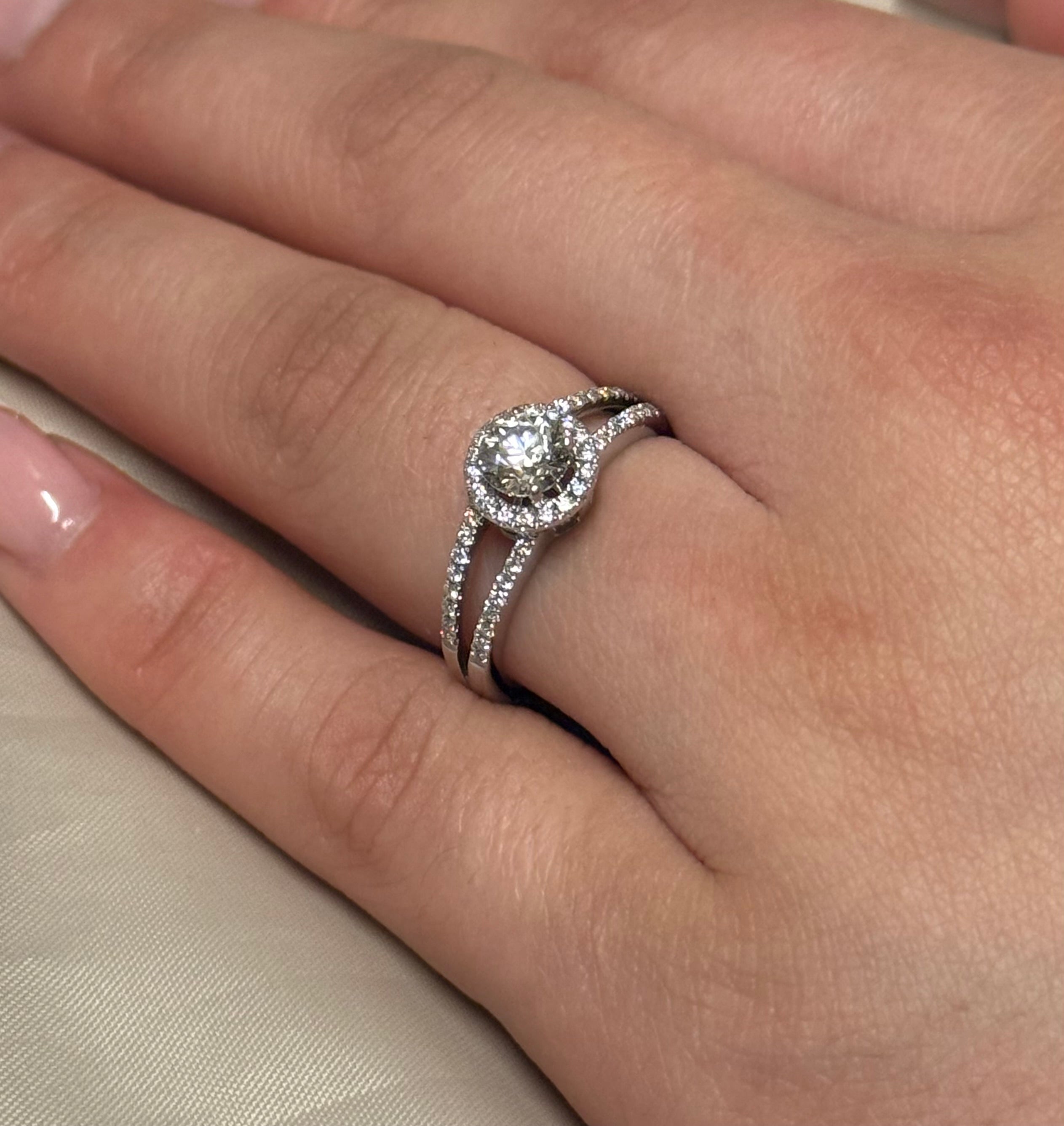 18K White Gold Brilliant Cut Halo with Split Diamond Band