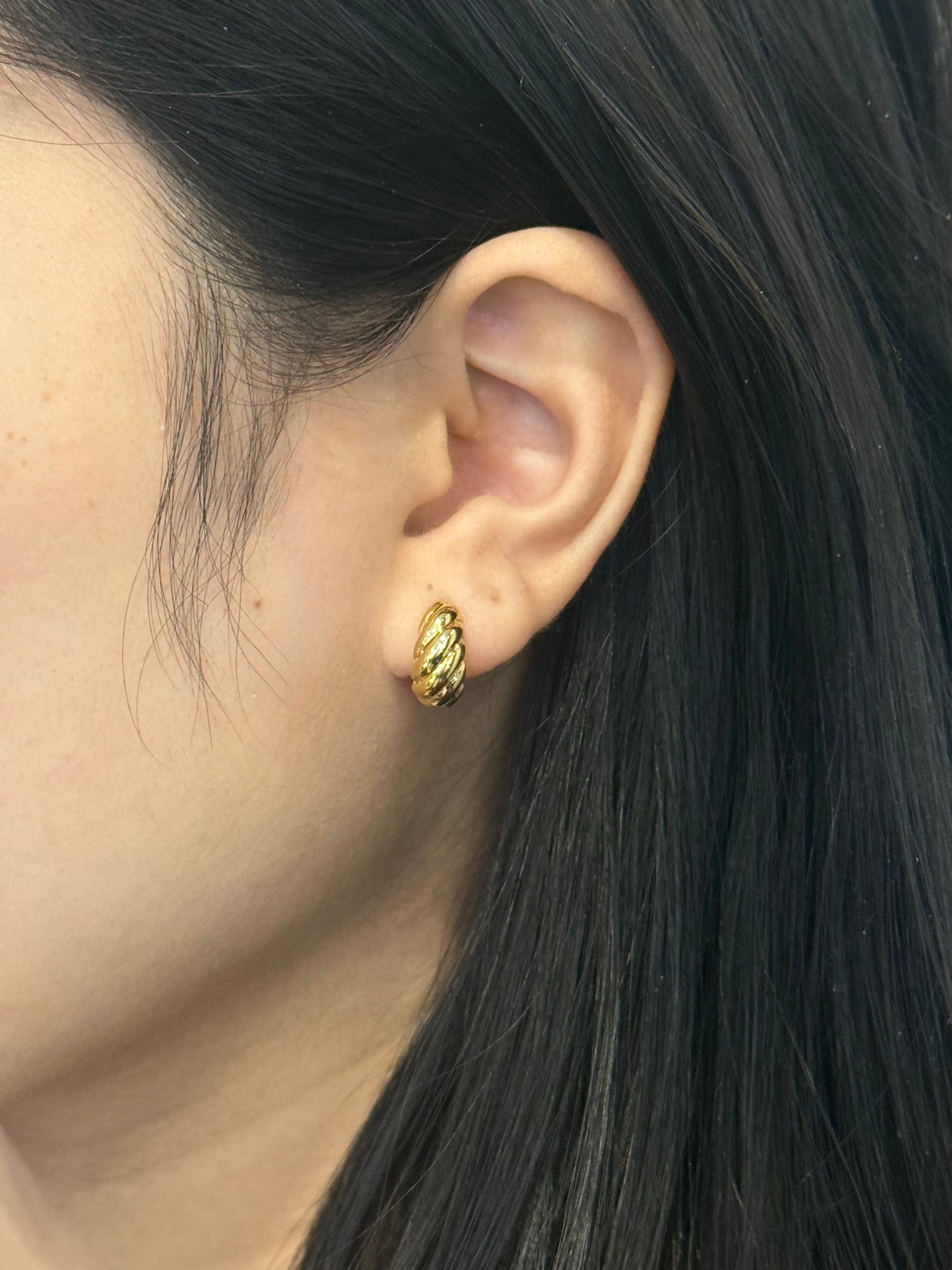 9ct Yellow Gold Croissant Style Stud Earrings