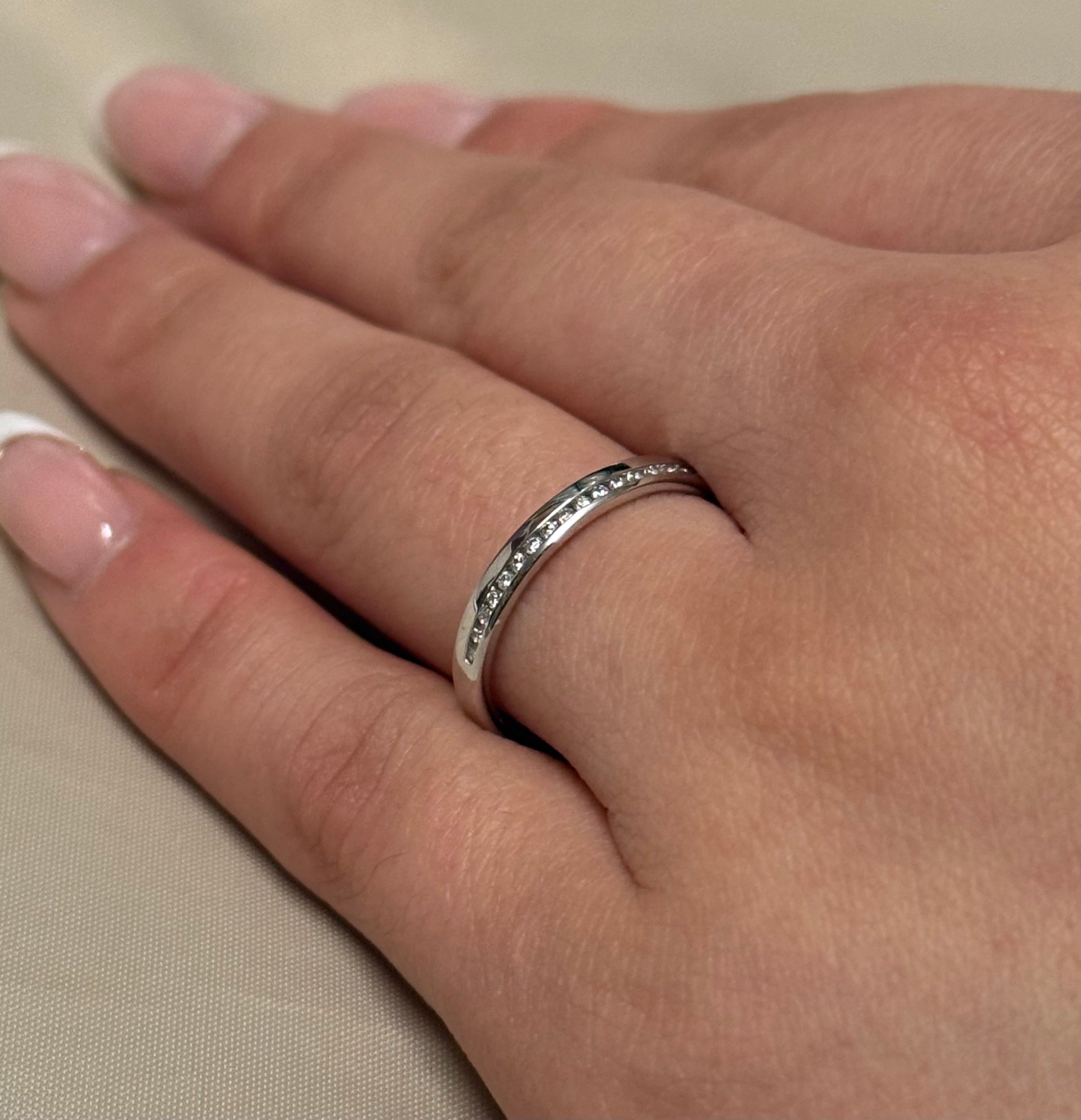 18k White Gold Offset Diamond Band