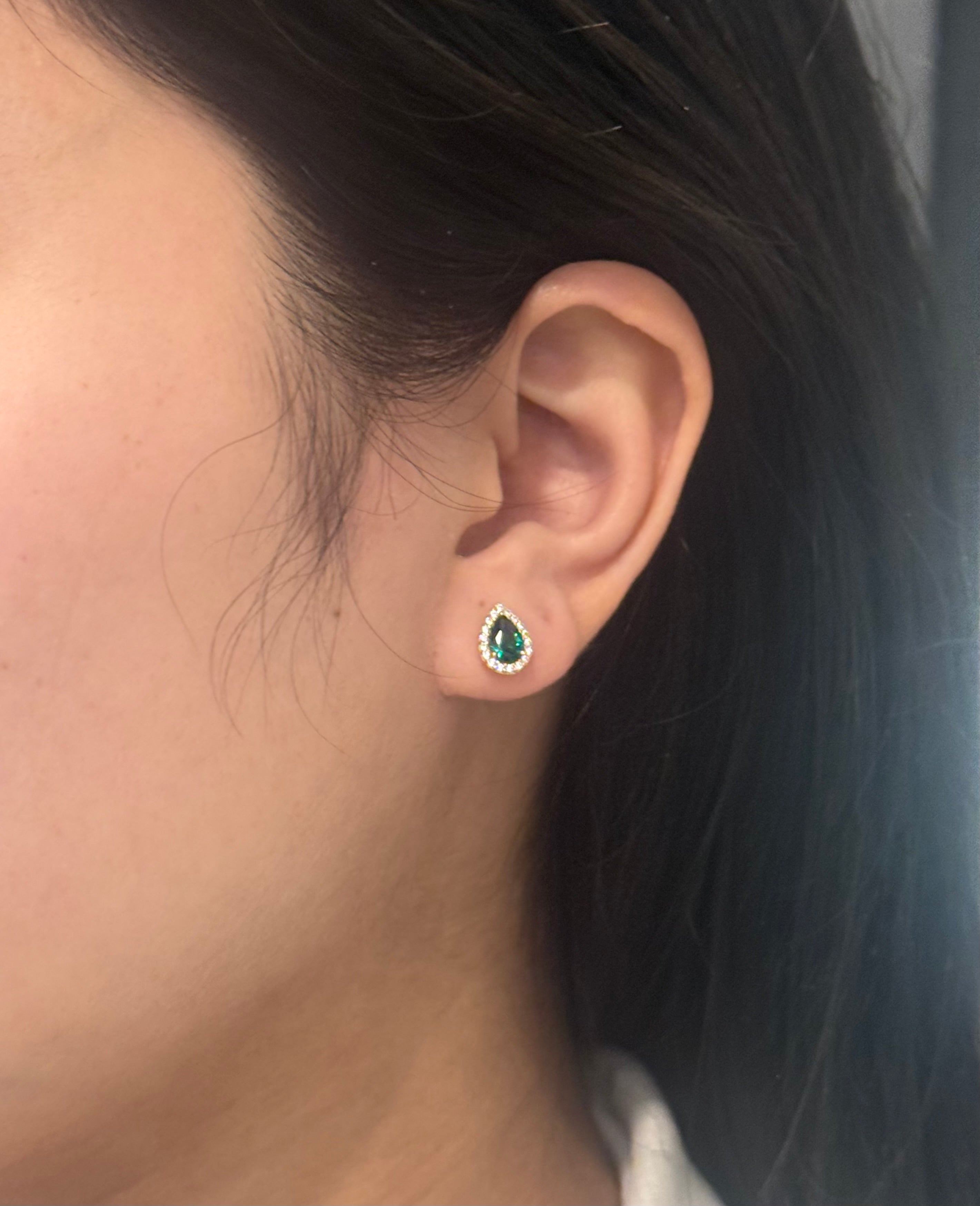 9ct Yellow Gold Small Green Cz Pear Studs