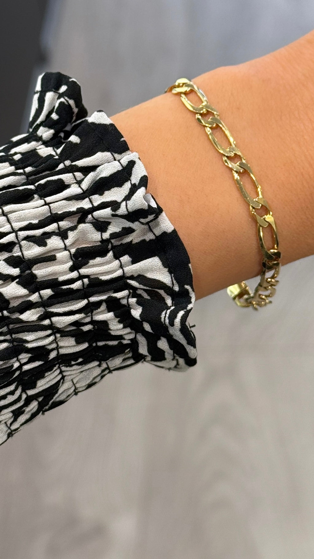 9ct Yellow Gold Chunky Figaro Bracelet