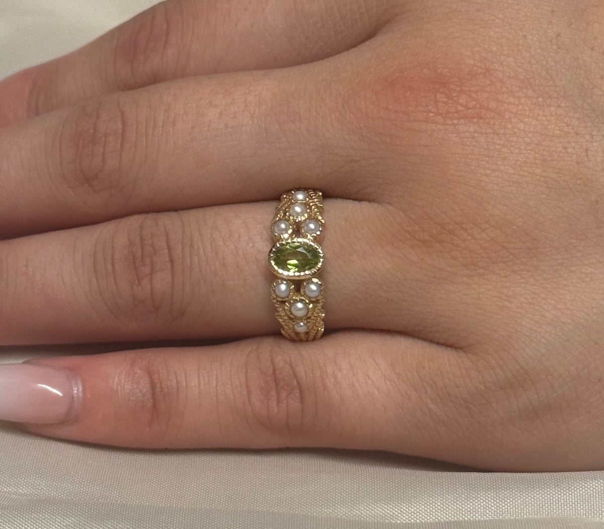 9K Yellow Gold Vintage Style Peridot and Pearl Ring