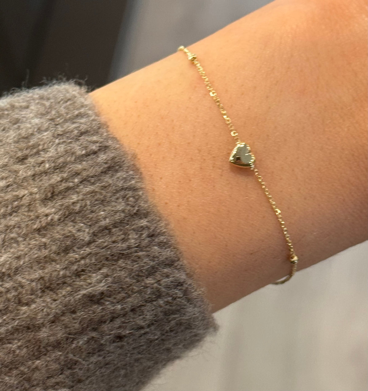 9ct Yellow Gold Dainty Heart Bracelet