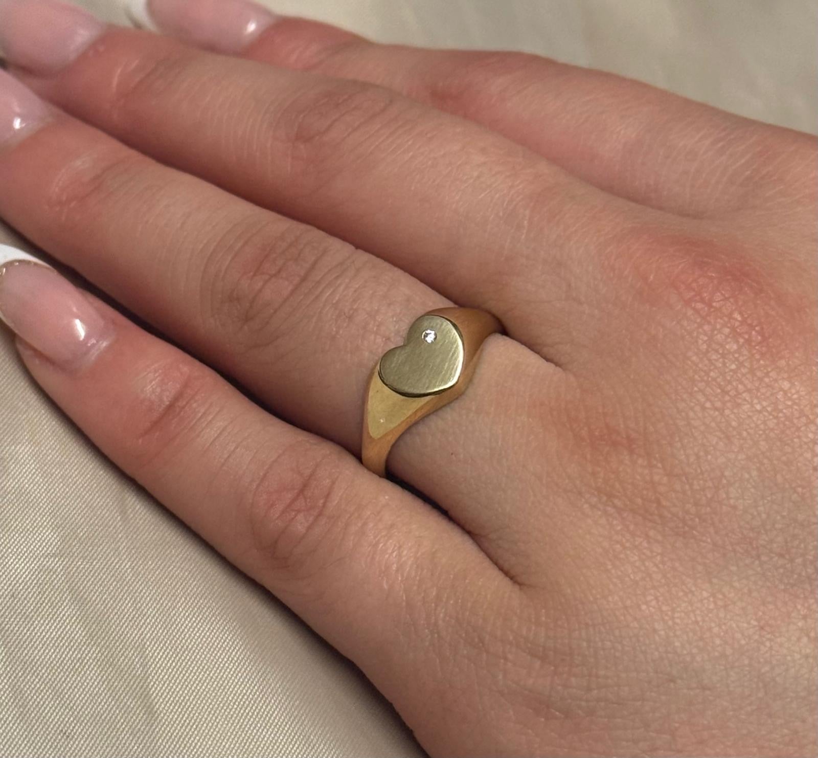 9K Yellow Gold CZ Heart Signet Ring