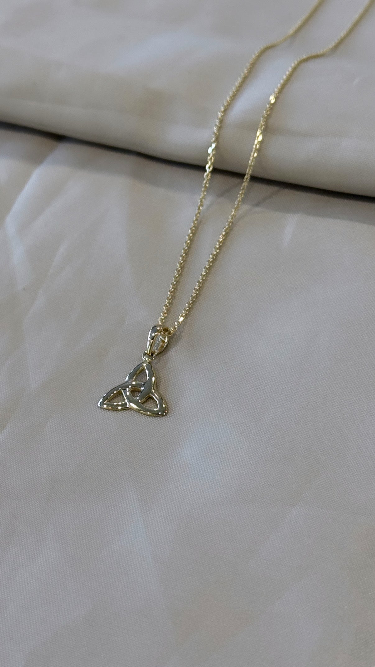 9ct Yellow Gold Trinity Knot Small Pendant