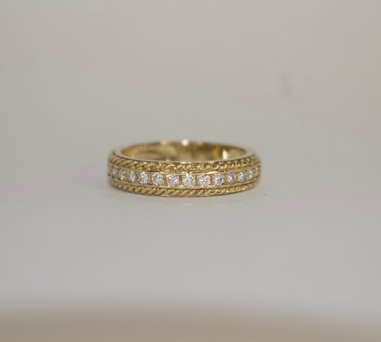 9k Yellow Gold Grain Set Band with Rope Edges