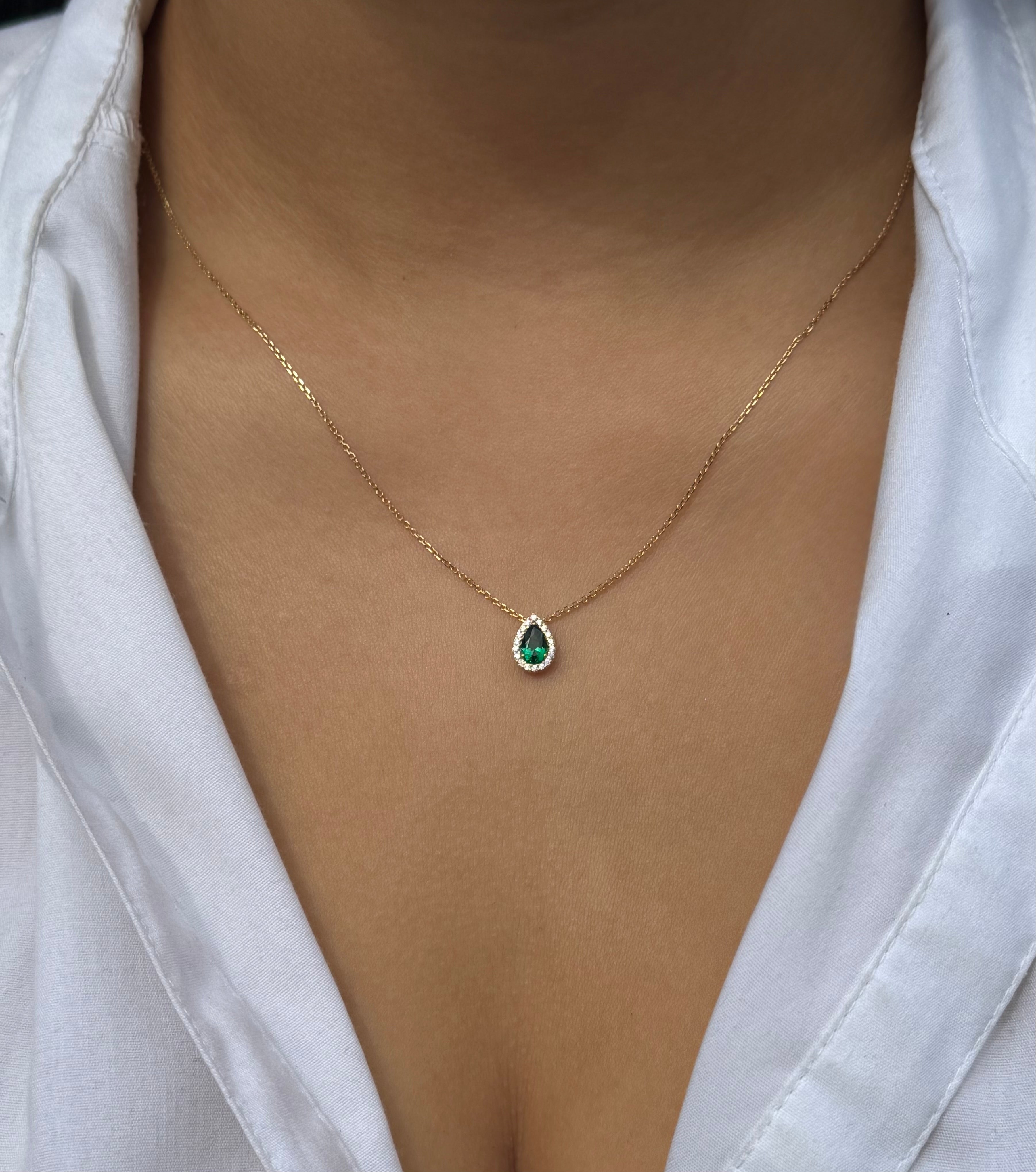 9ct Yellow Gold Small Green Stone CZ Pendant