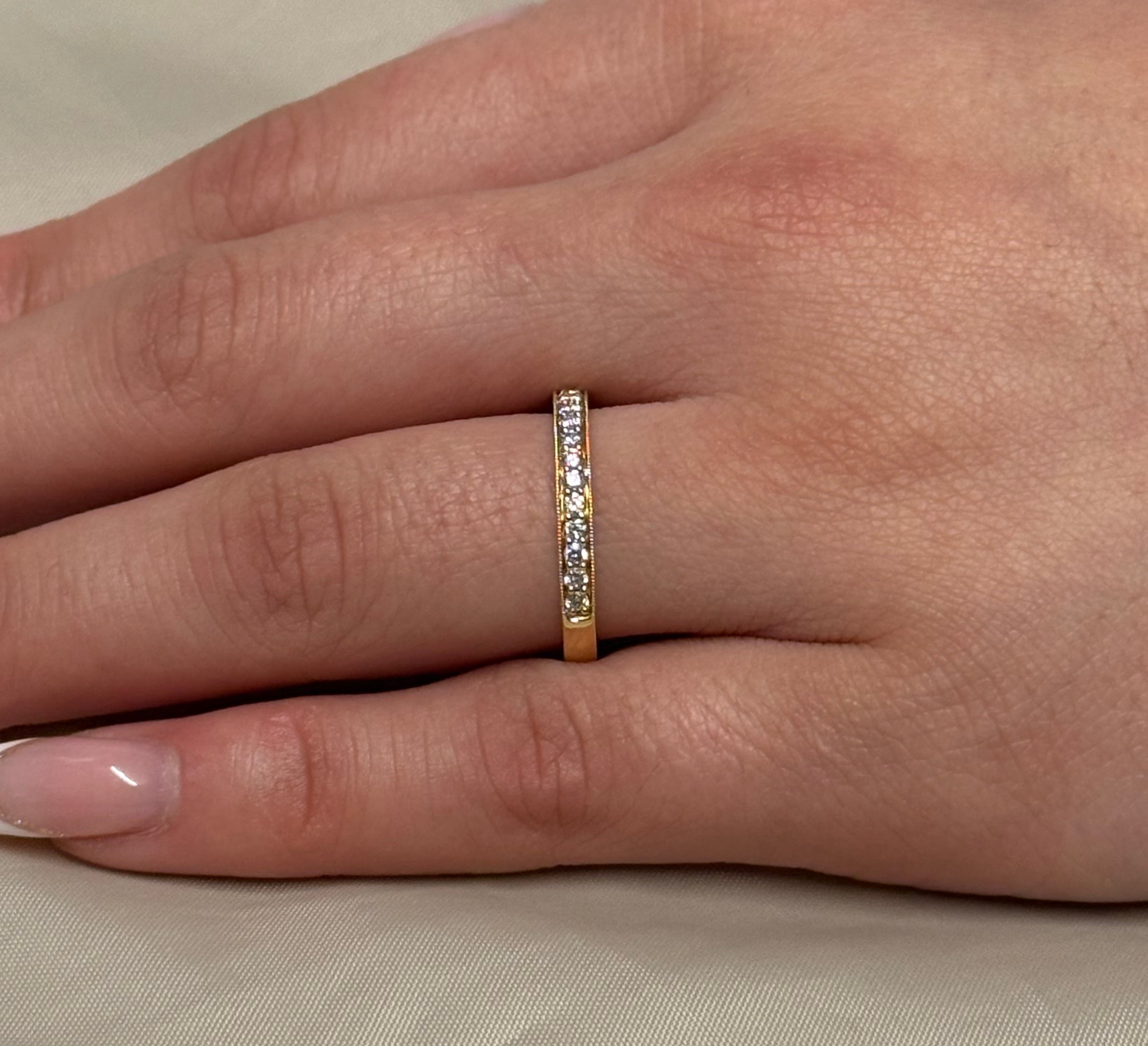 18k Yellow Gold Millgrain Diamond Band