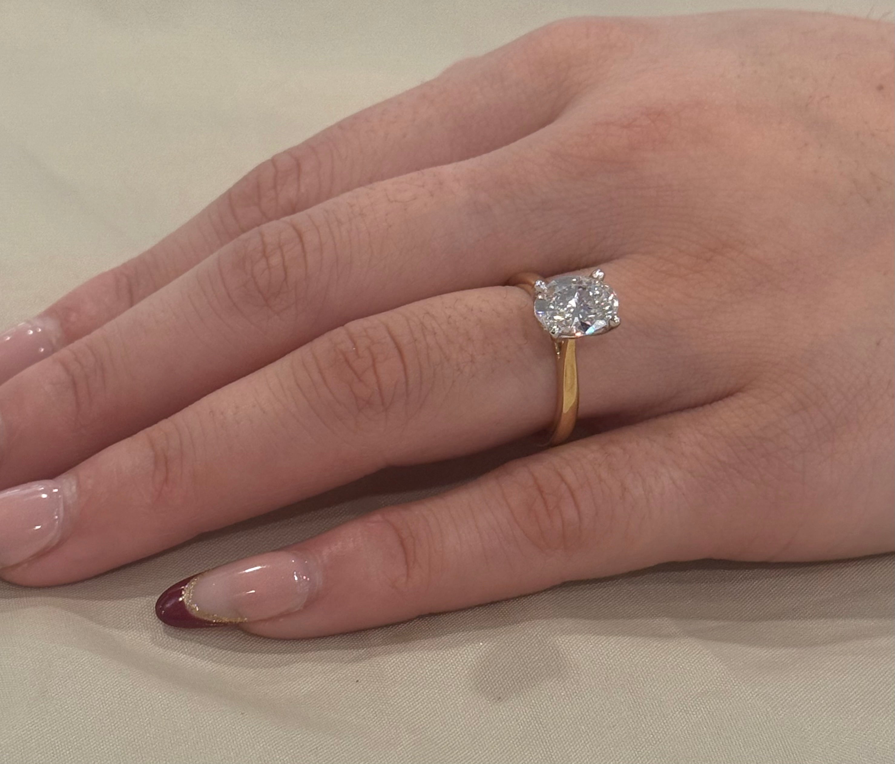 18K Yellow Gold 2.01ct Oval Laboratory Grown Diamond Solitaire