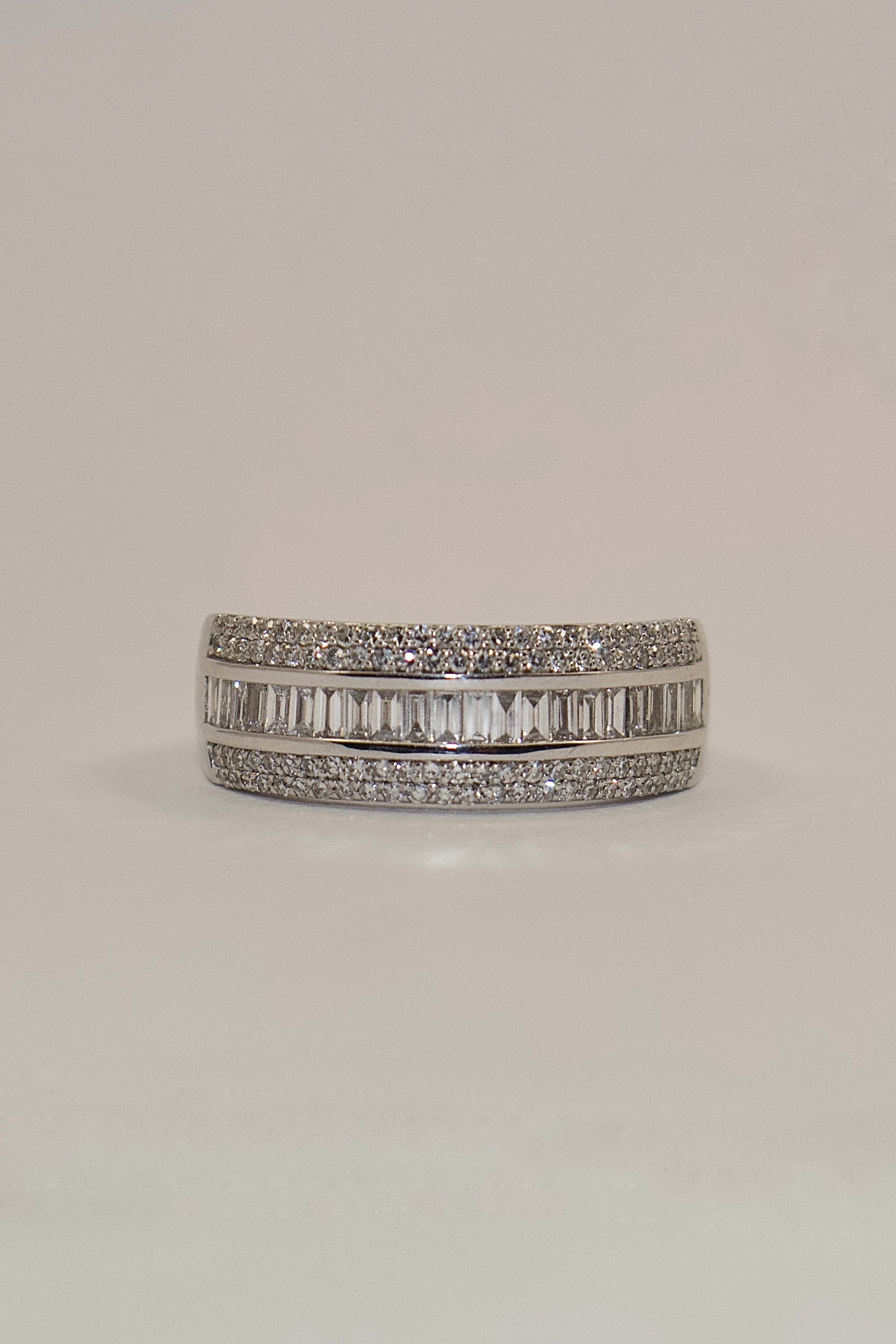 18K White Gold Baguette & Brilliant Diamond Band