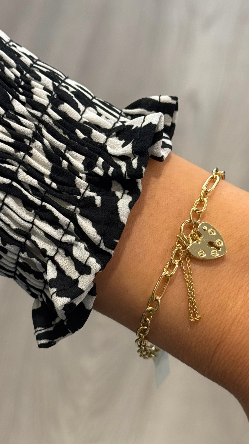 9ct Yellow Gold Belcher Figaro Padlock Bracelet