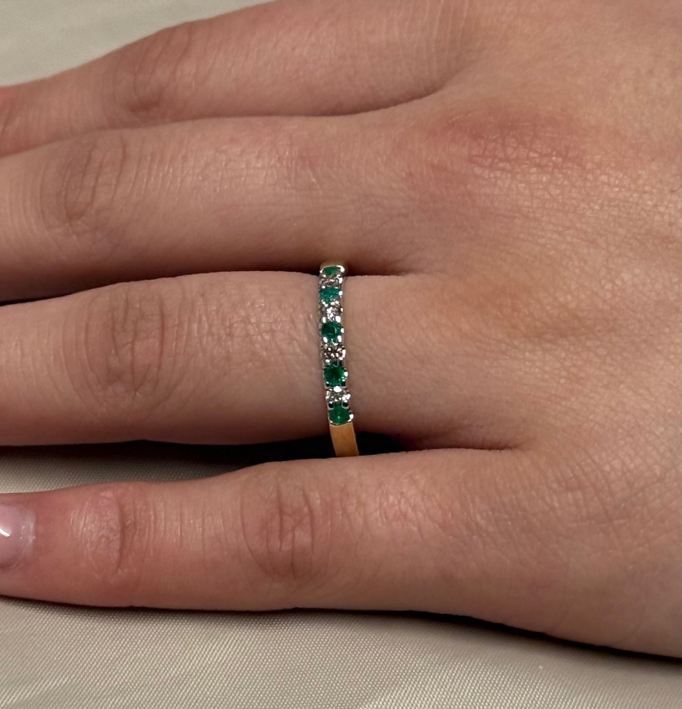 9K Yellow Gold Alternating Emerald and Diamond Band