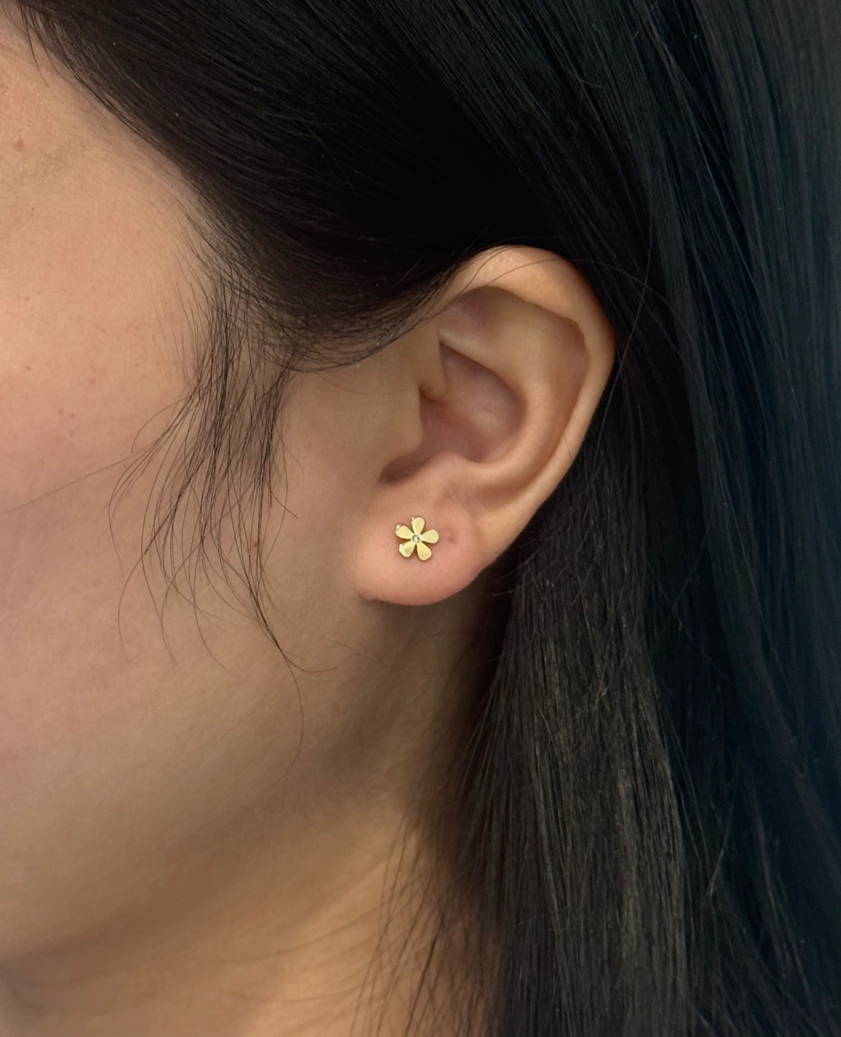 9ct Yellow Gold Flower Stud Earrings