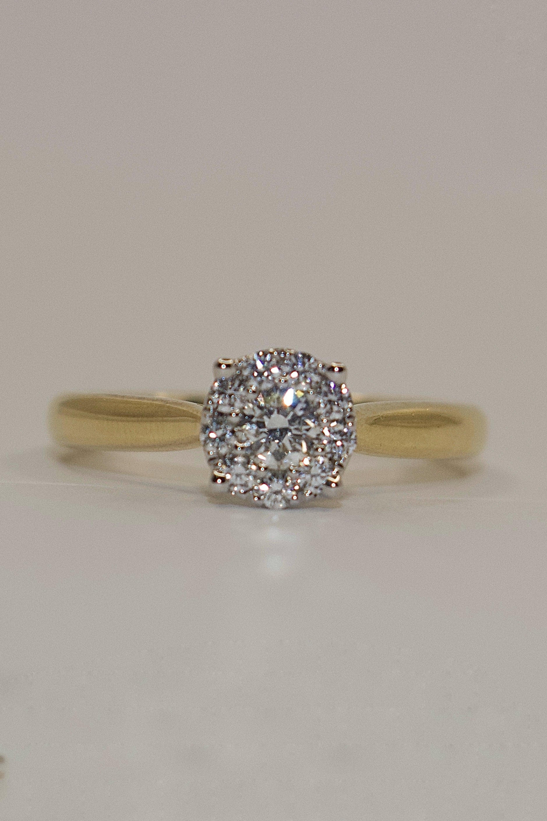 9K Yellow Gold 35pt Illusion Diamond Solitaire