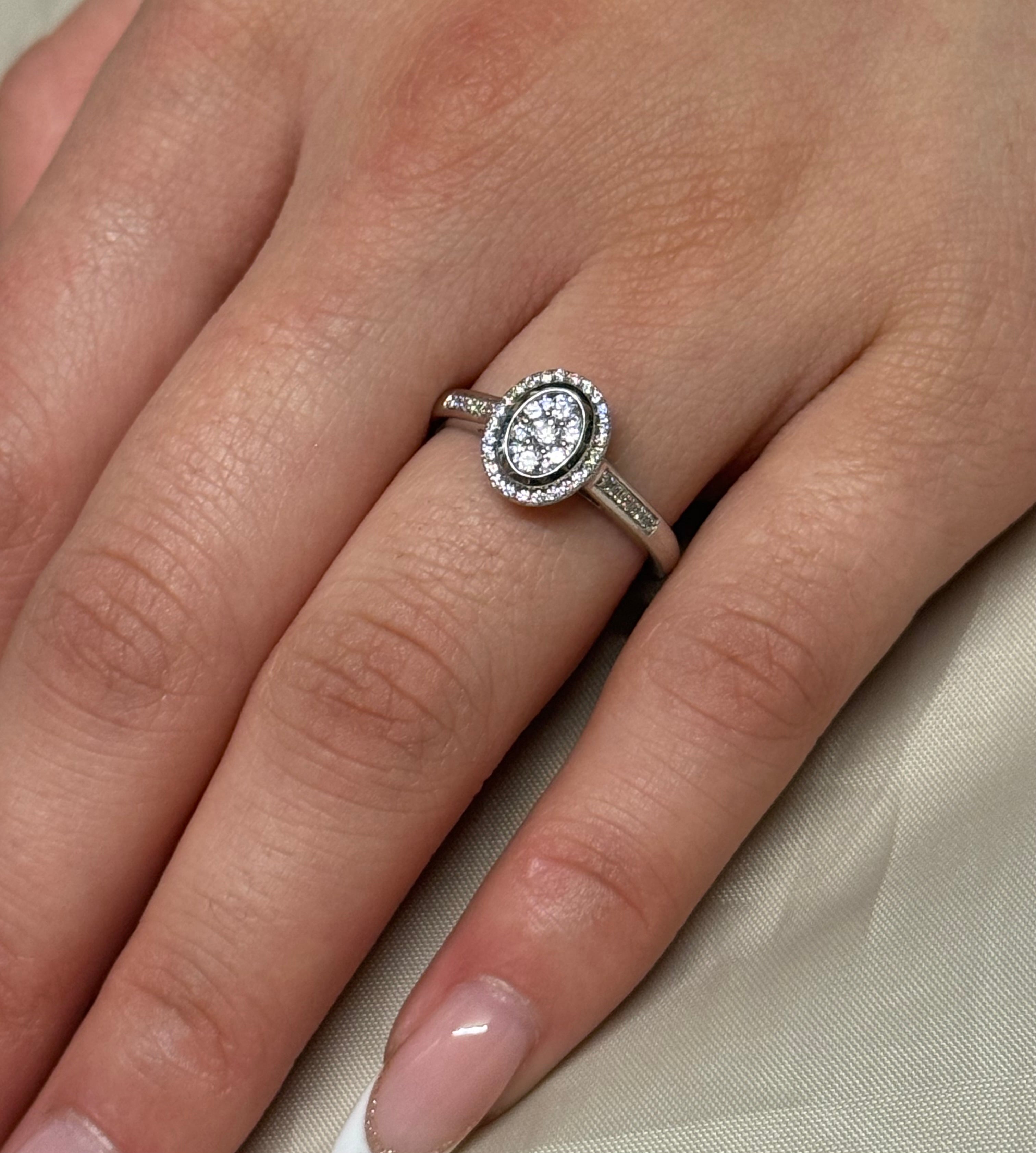 9K White Gold Oval Illusion Halo Diamond Ring