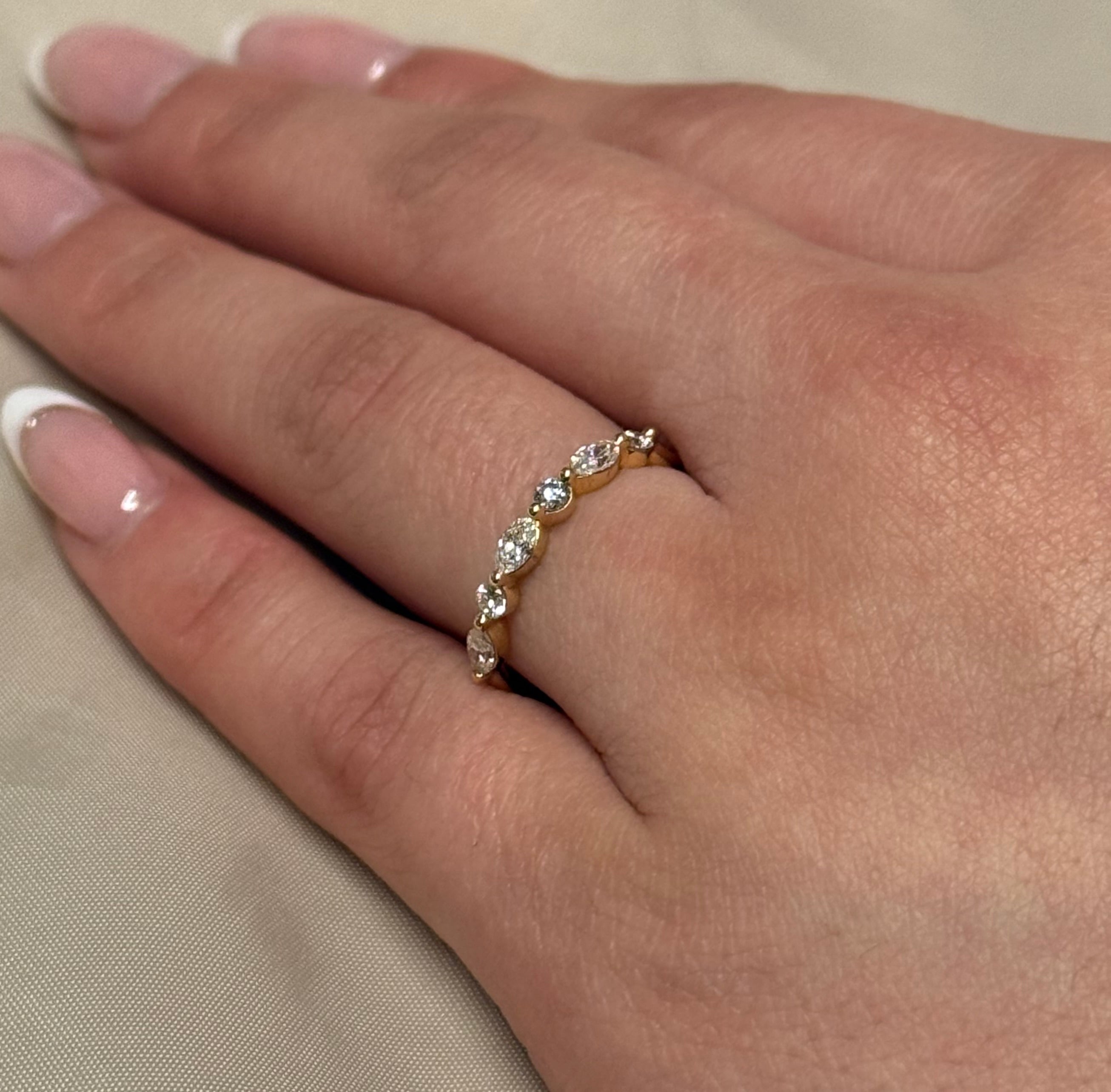 18k Yellow Gold Marquise Brilliant Clawset Band