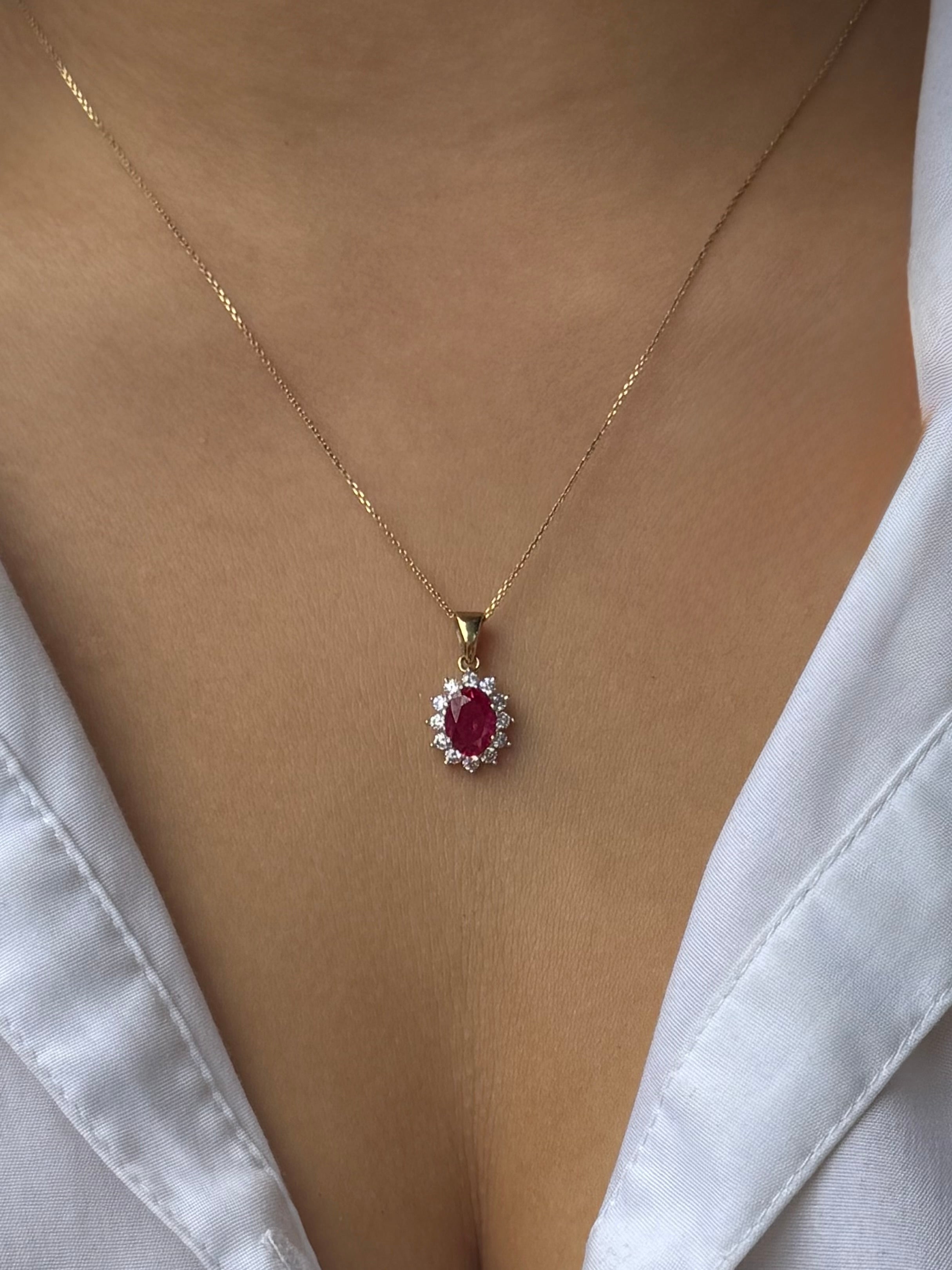 9ct Yellow Gold Red Stone Oval CZ Cluster Pendant