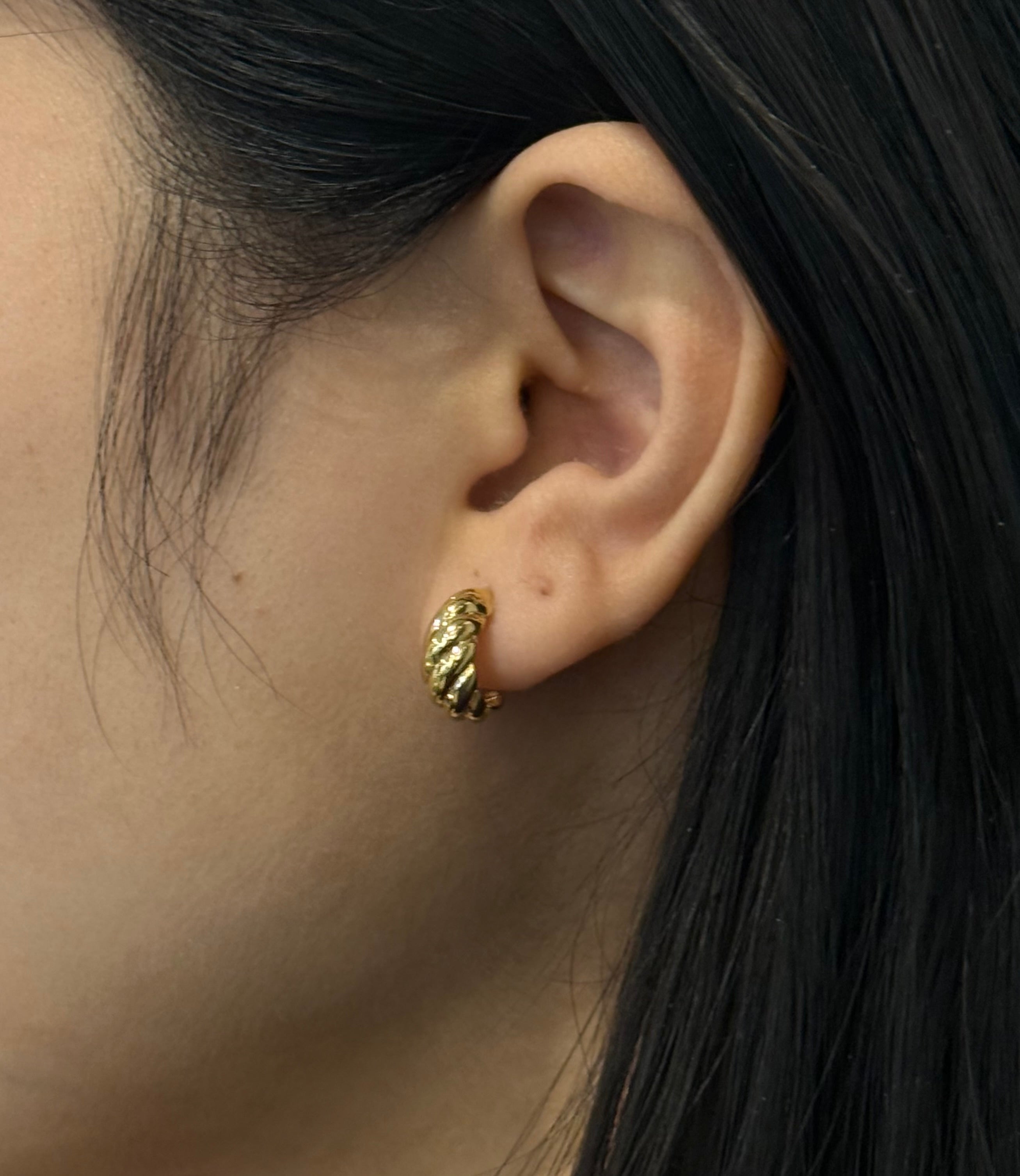9ct Yellow Gold Croissant Style Stud Earrings