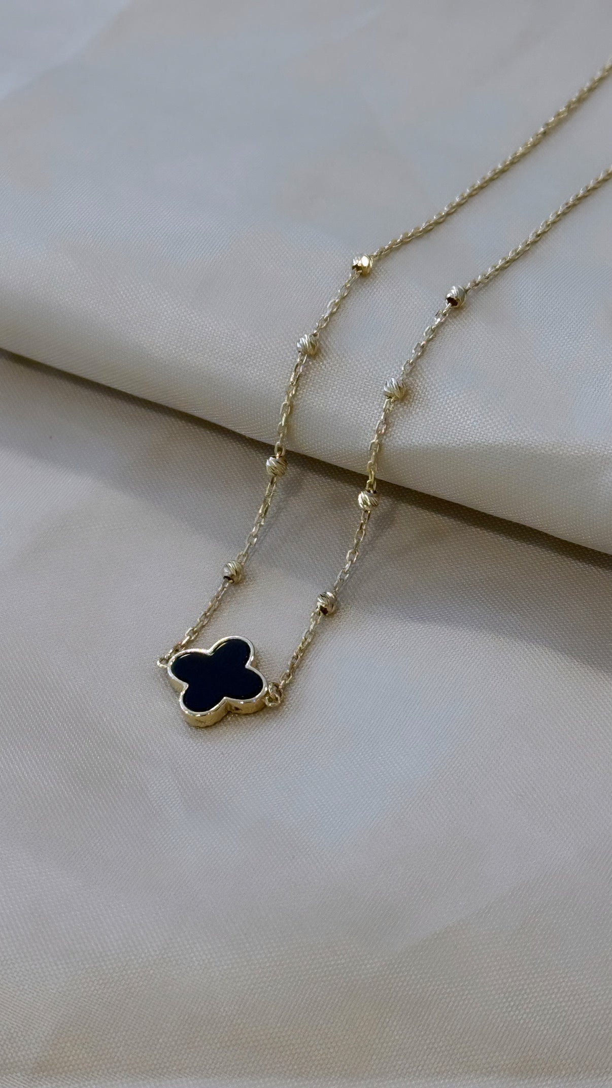 9ct Yellow Gold Onyx Clover Ball Necklace