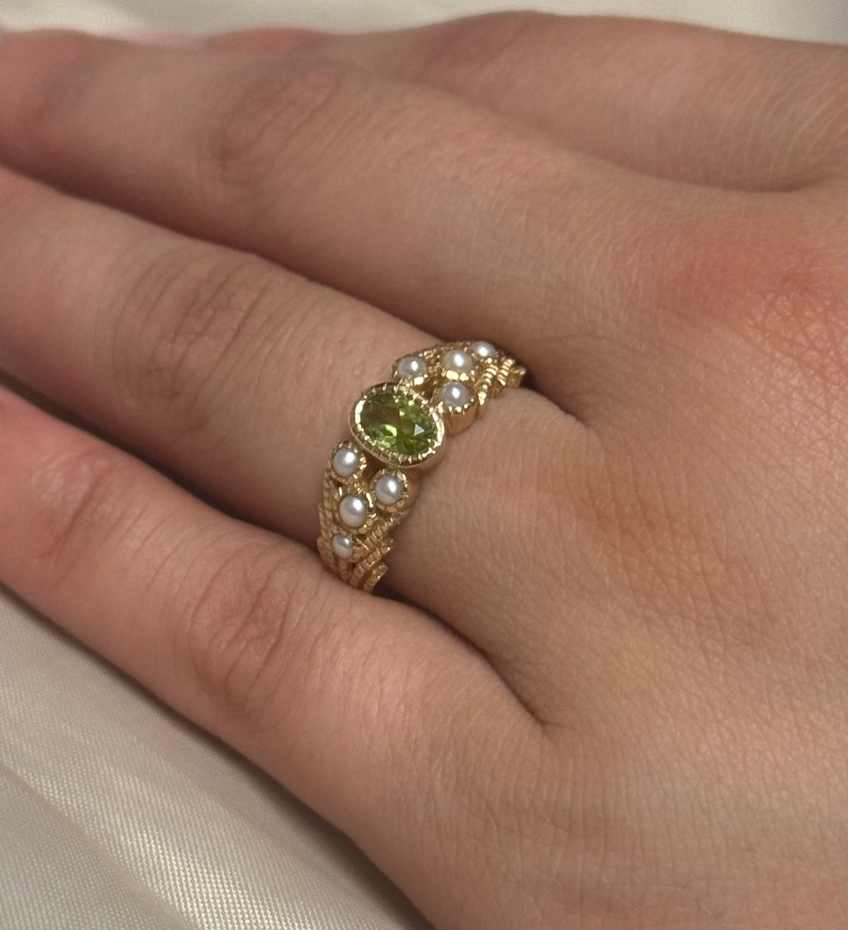 9K Yellow Gold Vintage Style Peridot and Pearl Ring