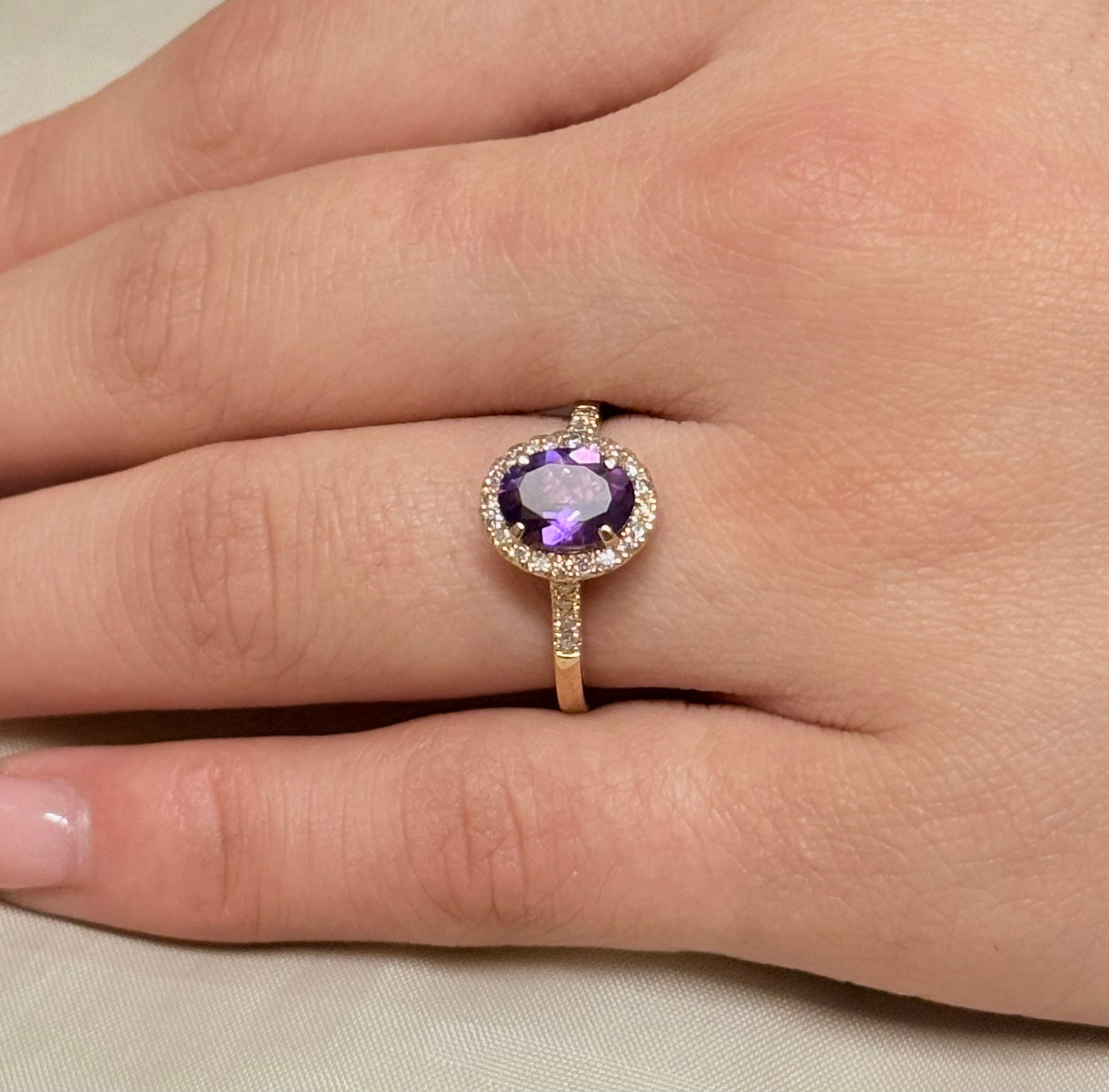 9K Yellow Gold Oval Amethyst with Diamond Halo and Band