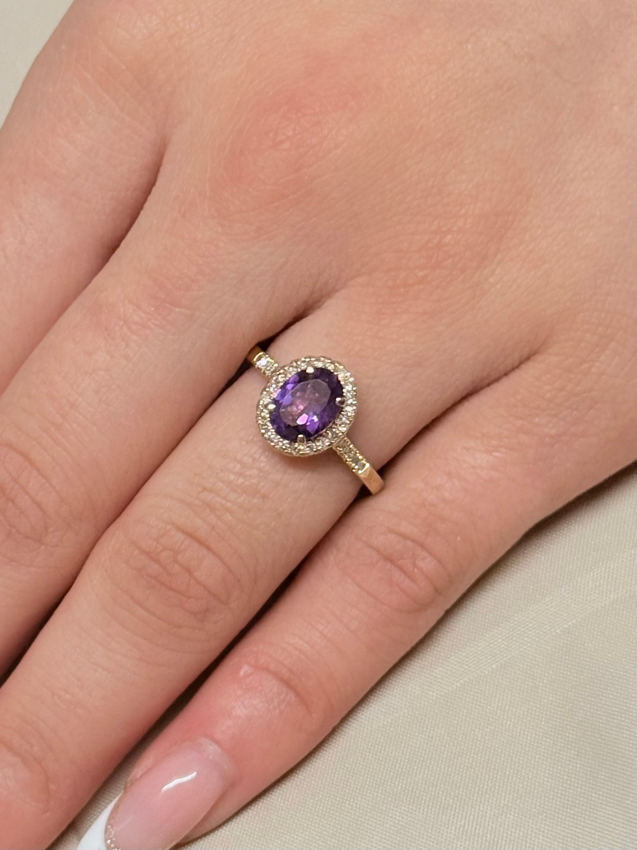 9K Yellow Gold Oval Amethyst with Diamond Halo and Band