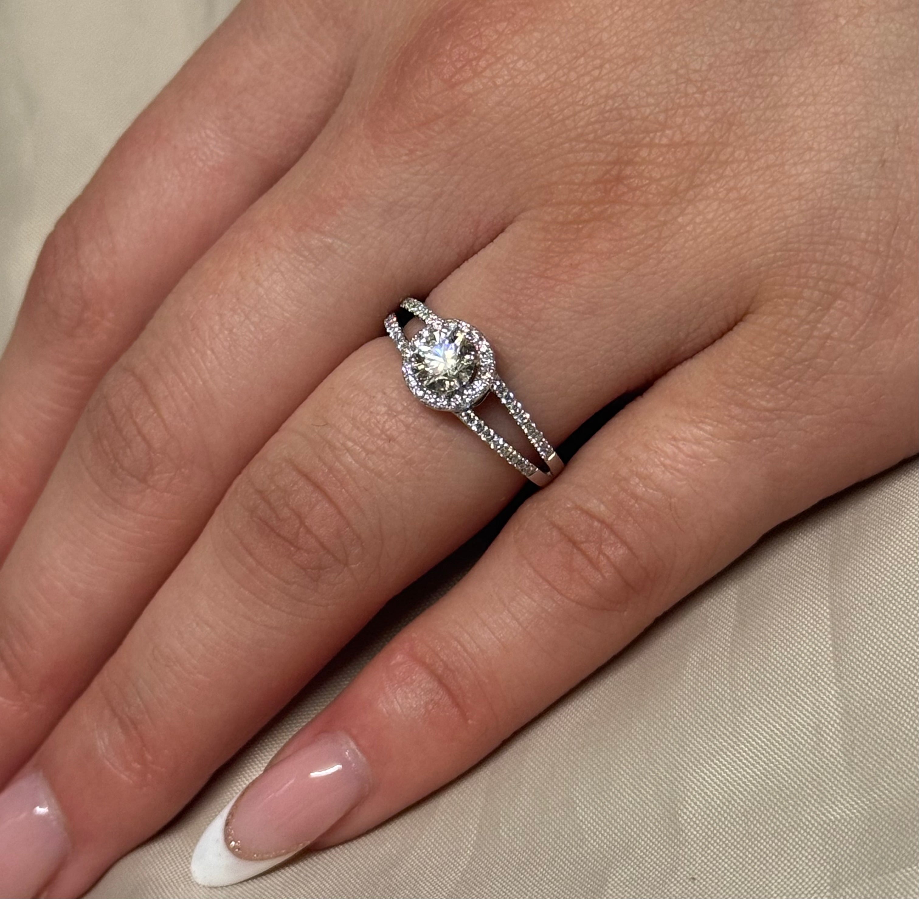 18K White Gold Brilliant Cut Halo with Split Diamond Band