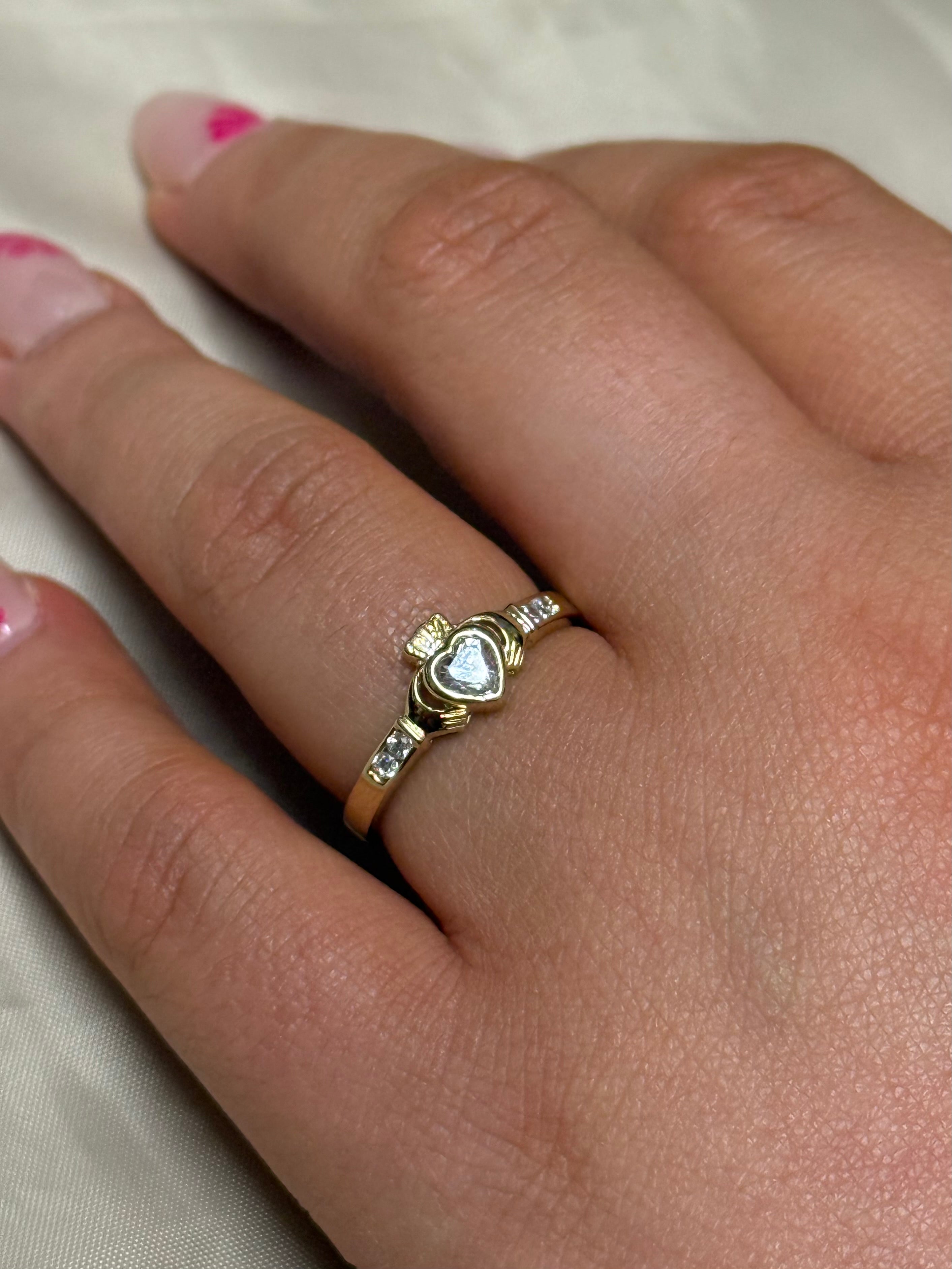 9ct Yellow Gold Small CZ Rub-over Claddagh Ring