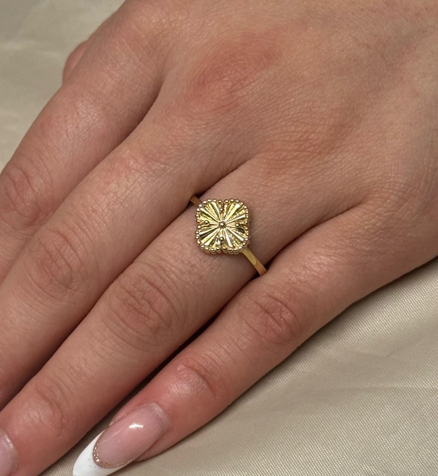 9K Yellow Gold Diamond Cut Beaded Clover Ring
