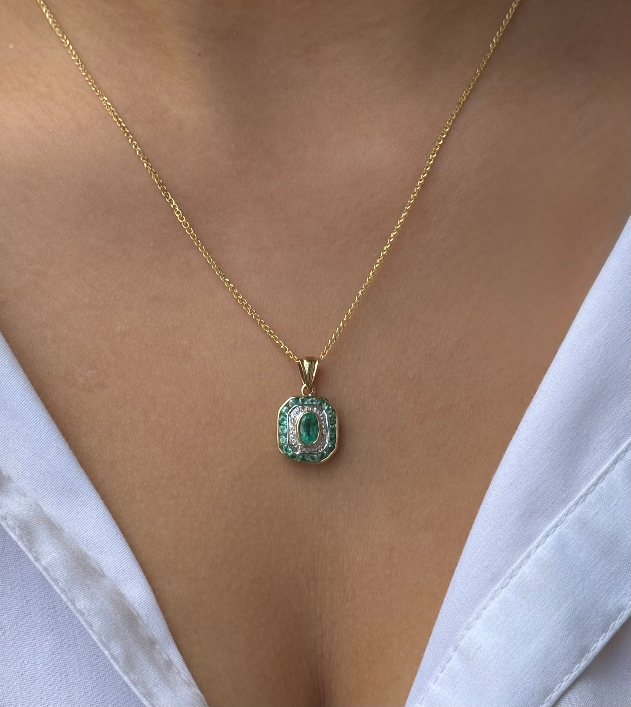9ct Yellow Gold Emerald & Diamond Vintage Style Necklace