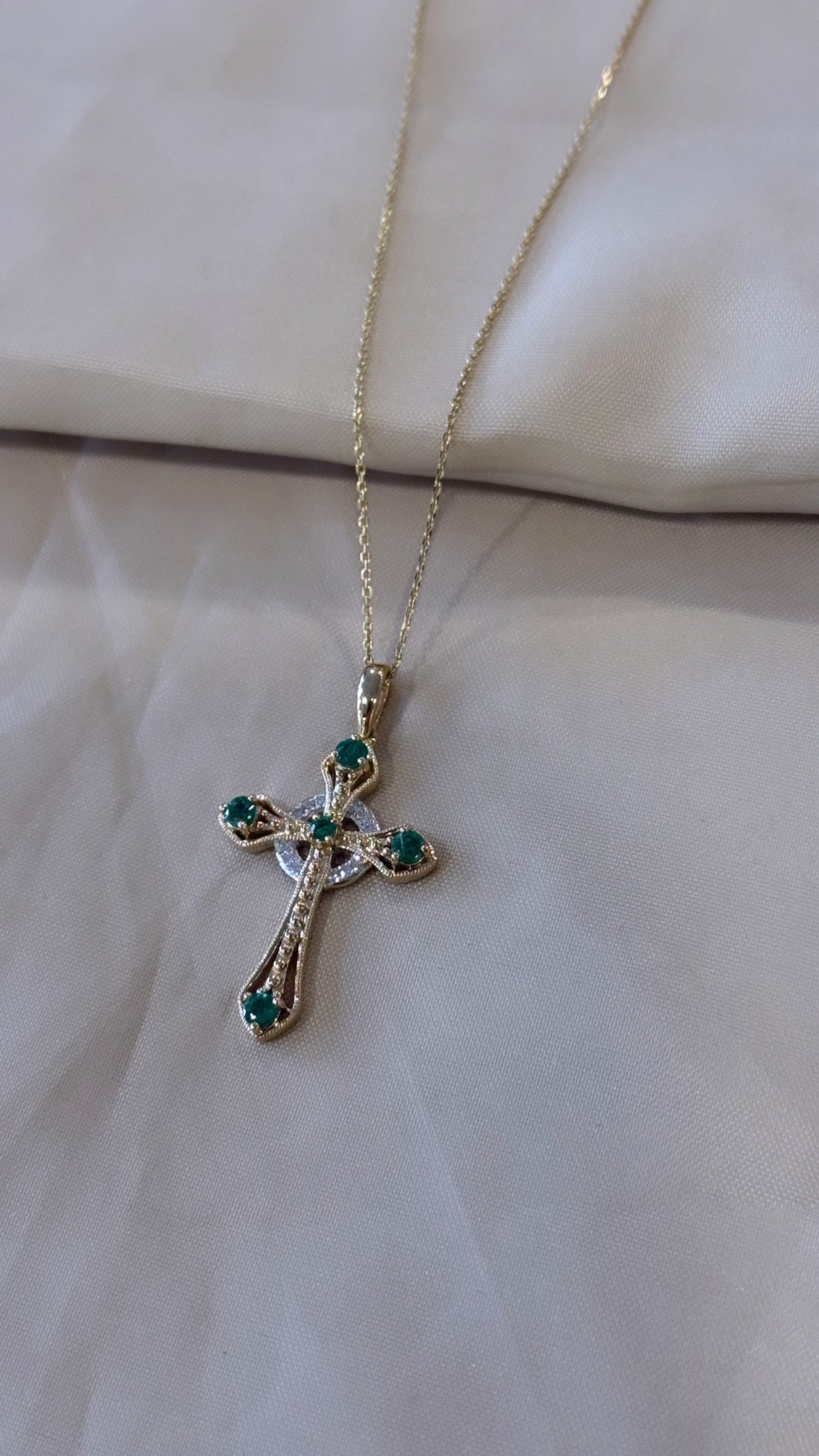 9ct Yellow Gold Emerald & Diamond Celtic Cross Pendant