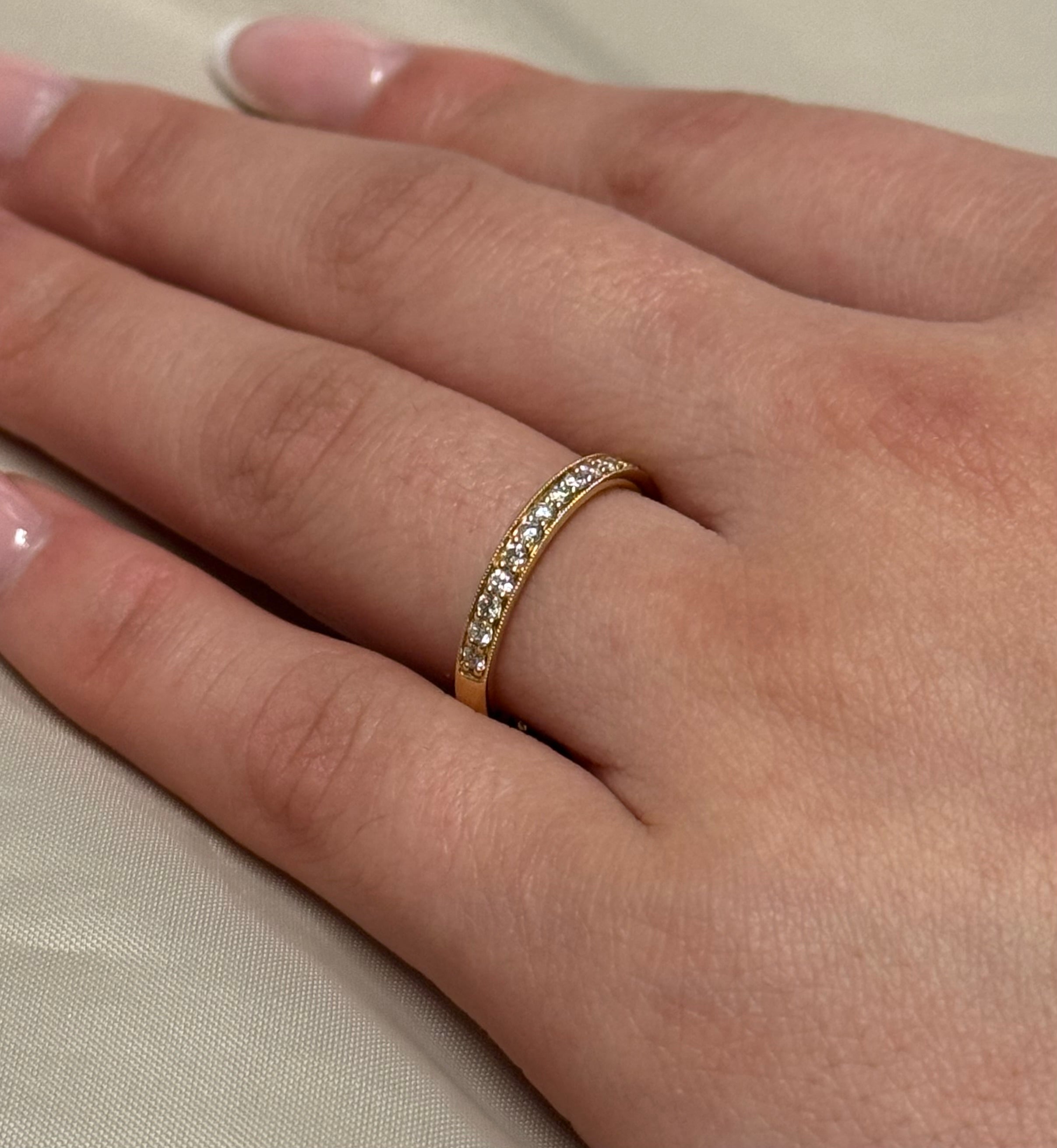 18k Yellow Gold Millgrain Diamond Band