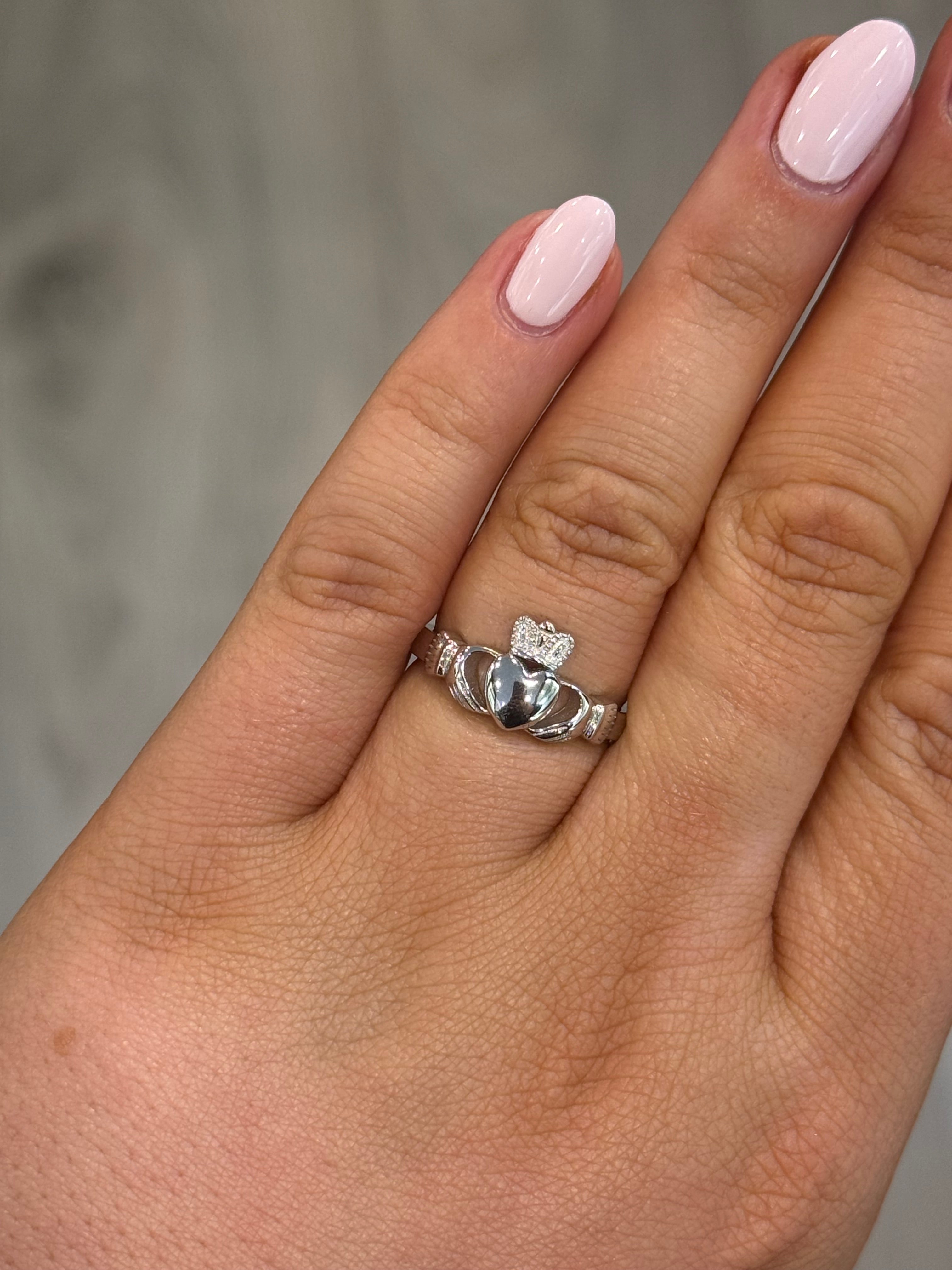 Sterling Silver Ladies Claddagh Ring