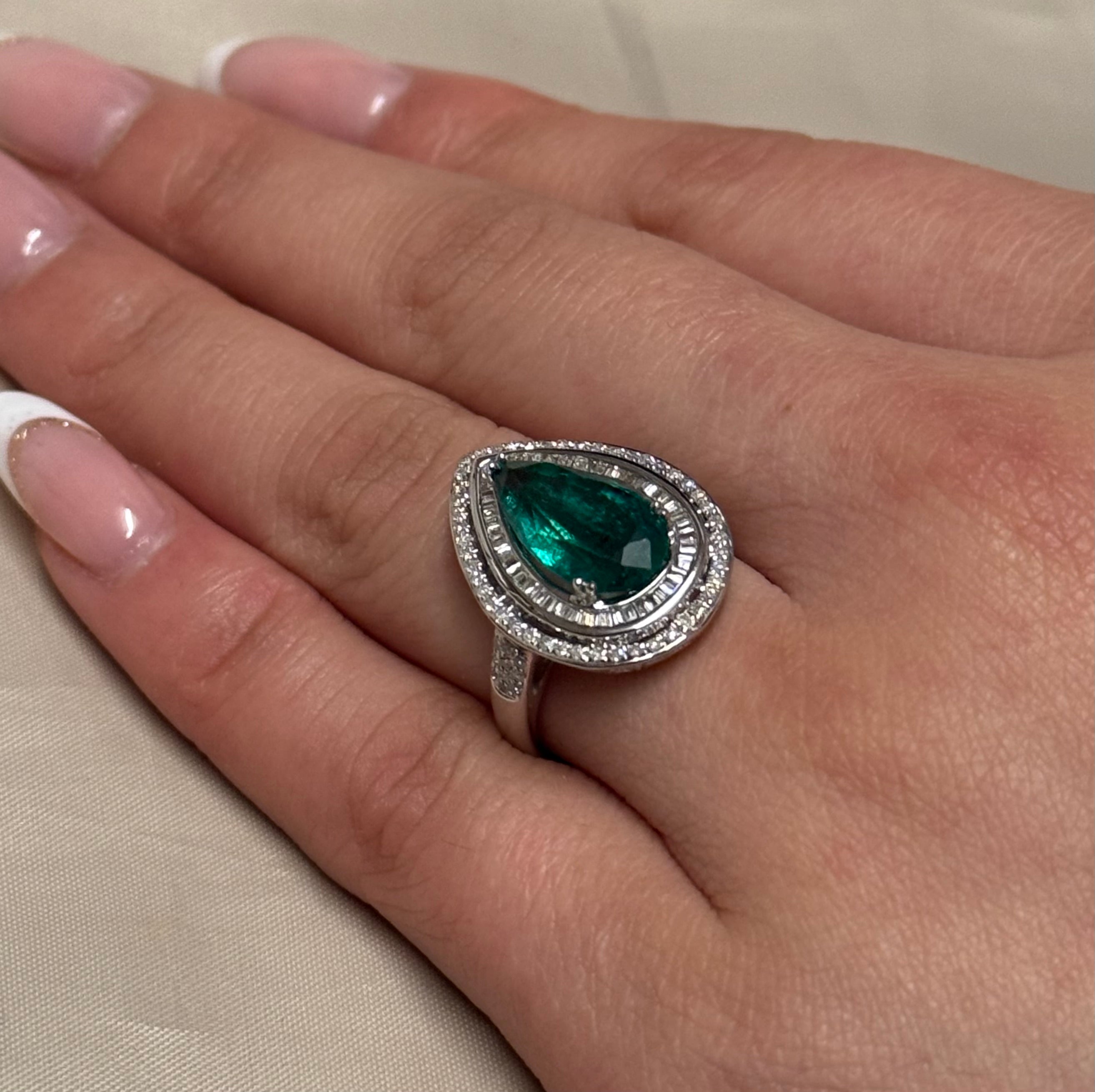 18K White Gold Pear Emerald with Double Halo