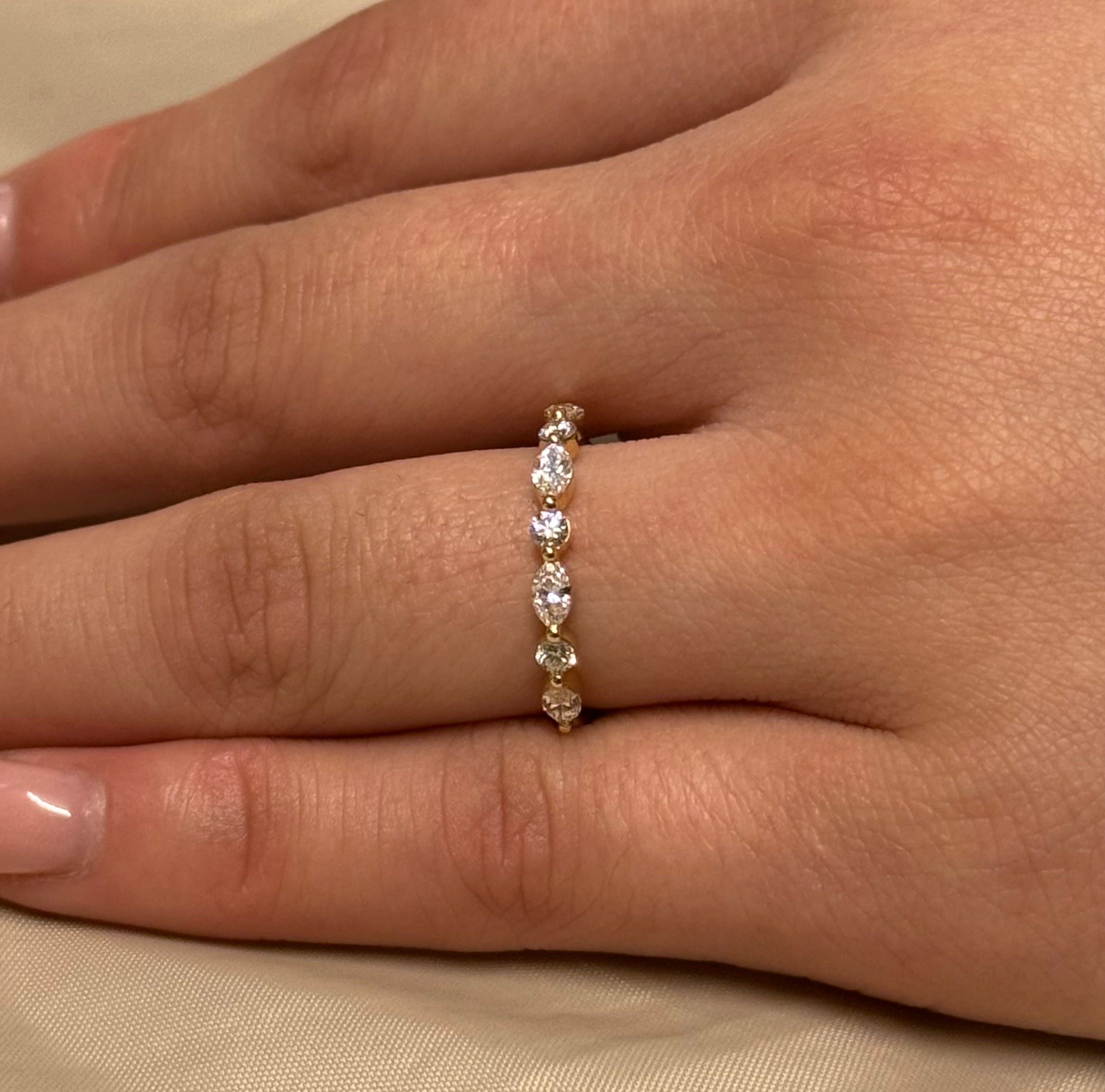 18k Yellow Gold Marquise Brilliant Clawset Band