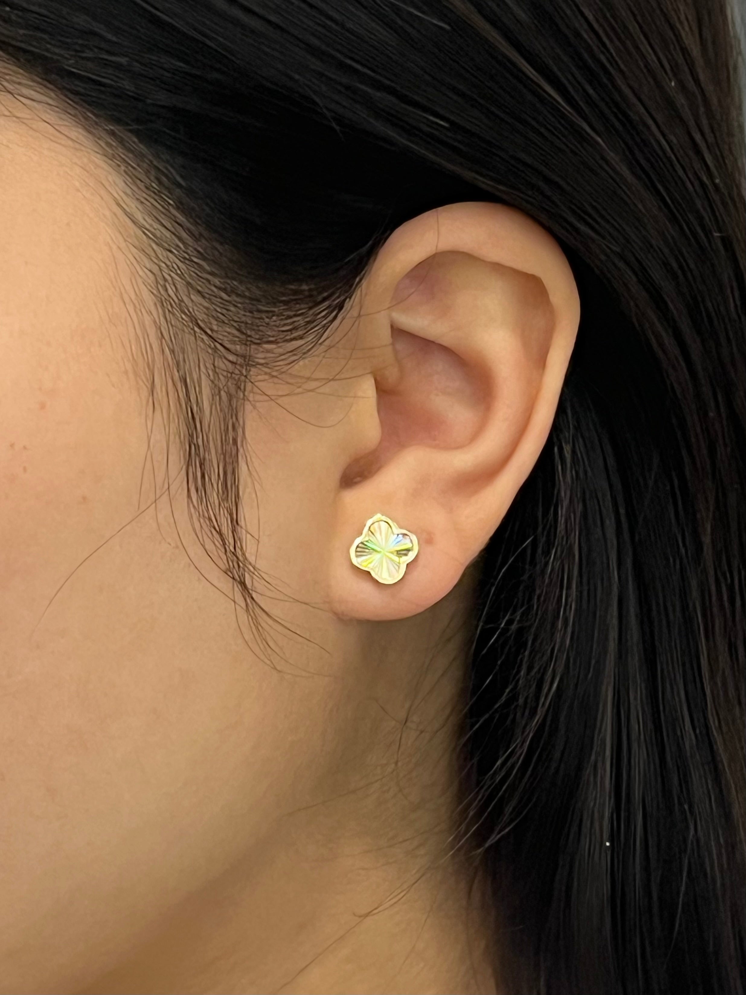 9ct Yellow Gold Rainbow Clover Studs