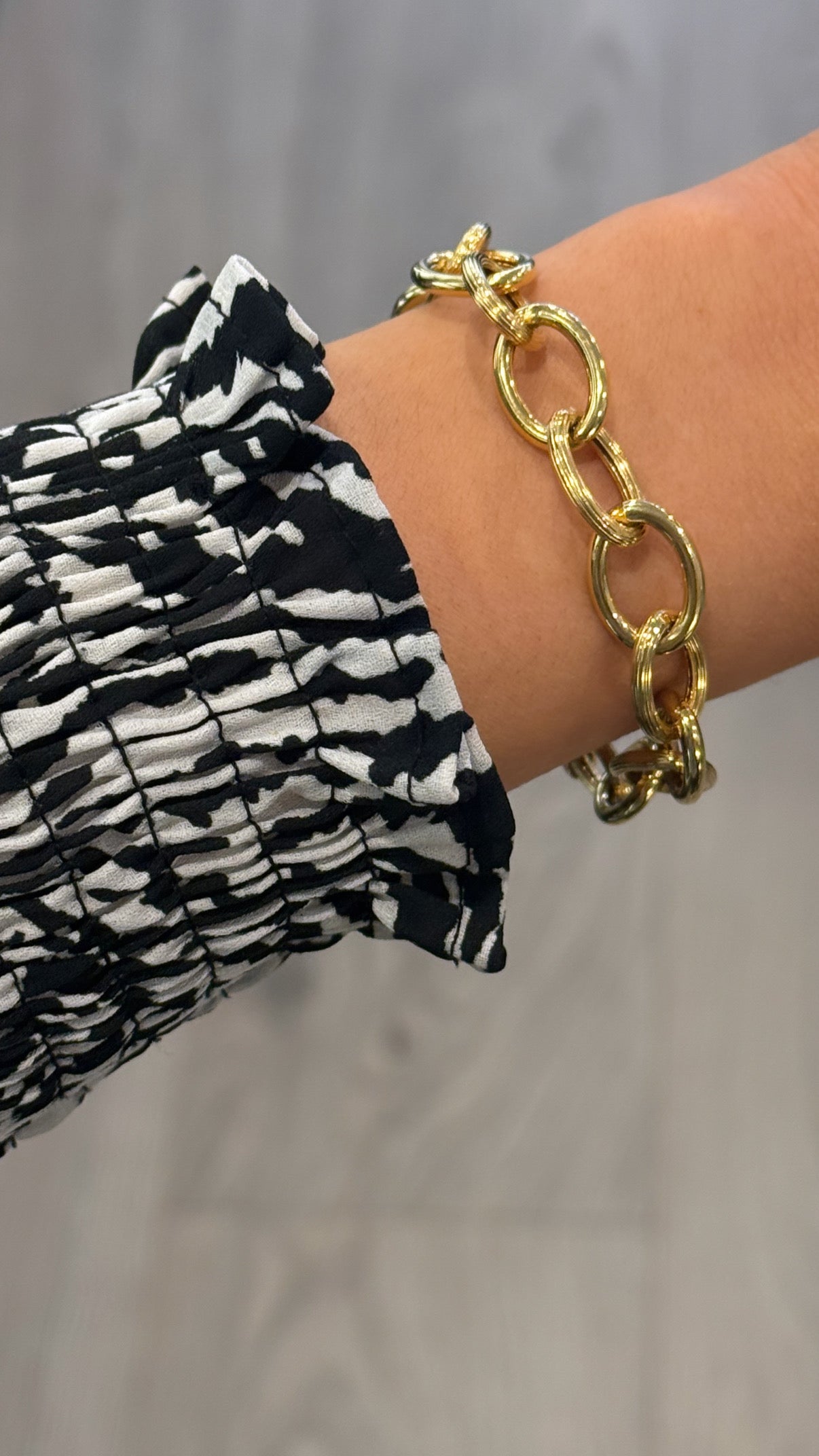 9ct Yellow Gold Large Cut Oval Link Bracelet