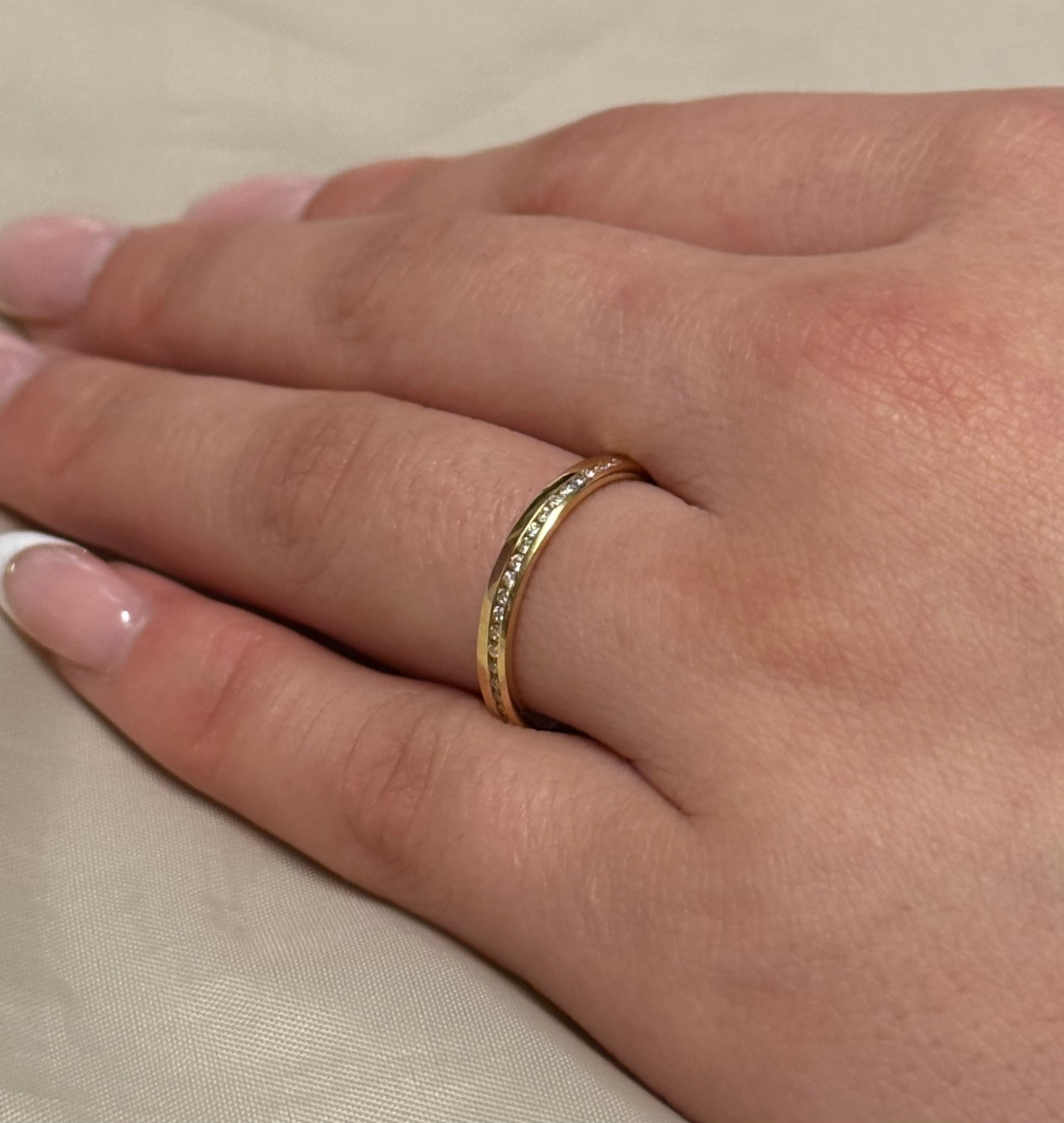 18K Yellow Gold Offset Diamond Band