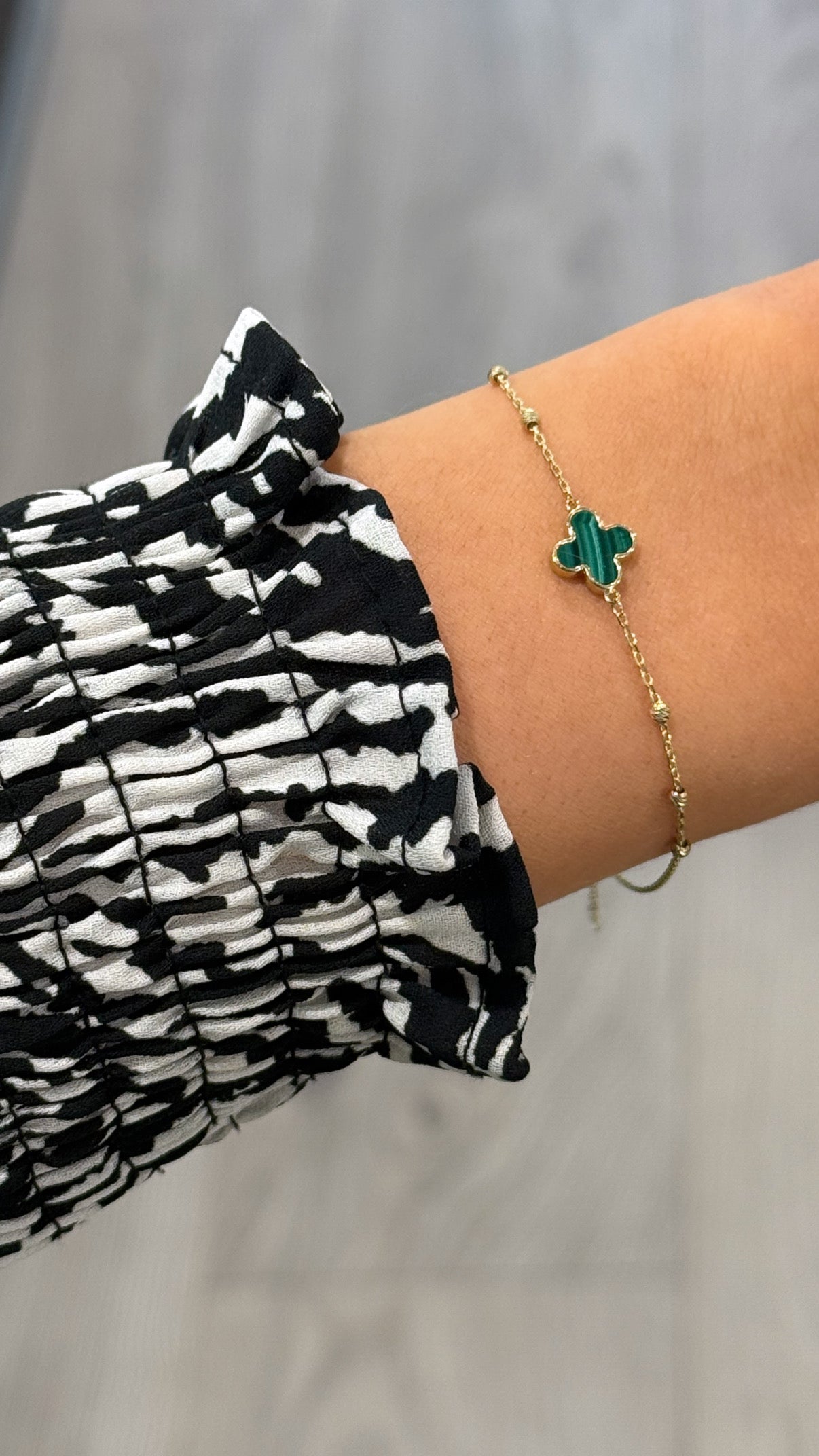 9ct Yellow Gold Malachite Beaded Clover Bracelet