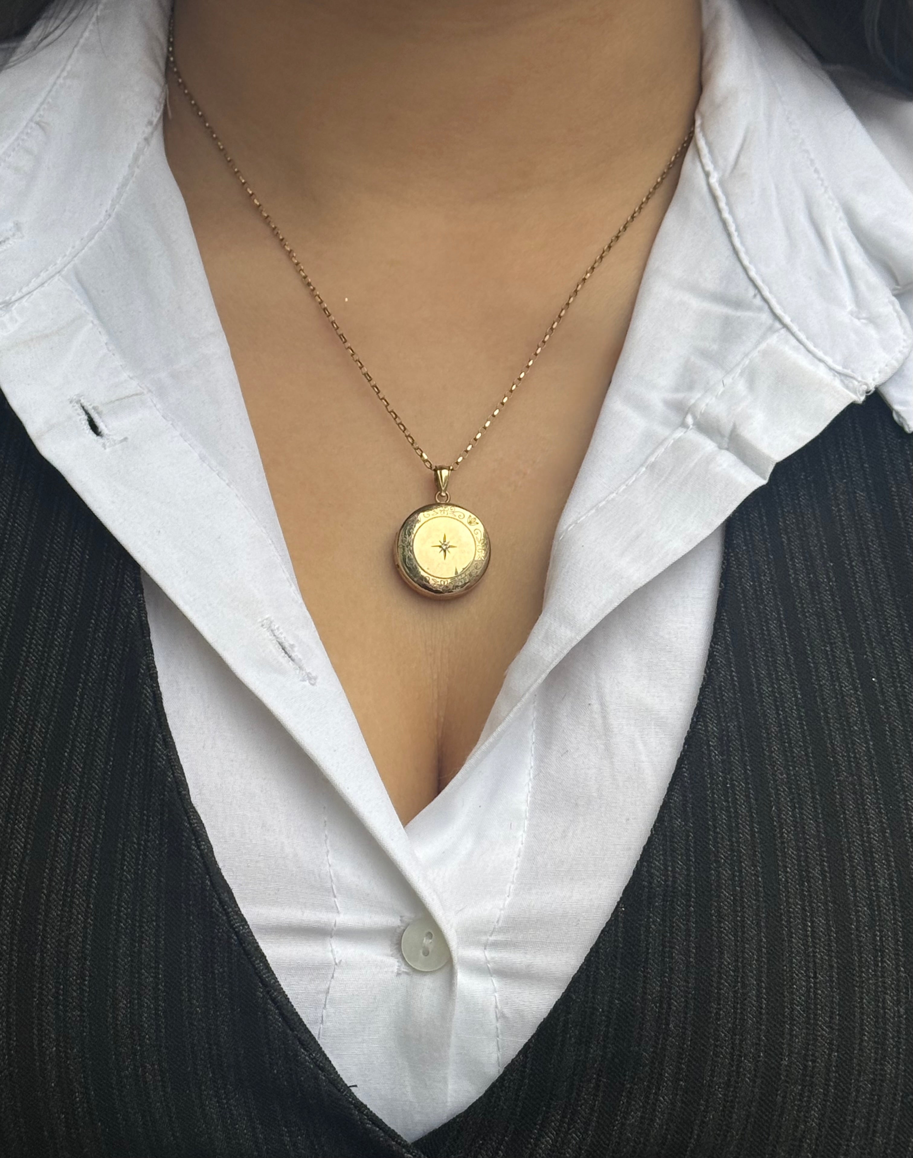 9ct Round CZ Locket