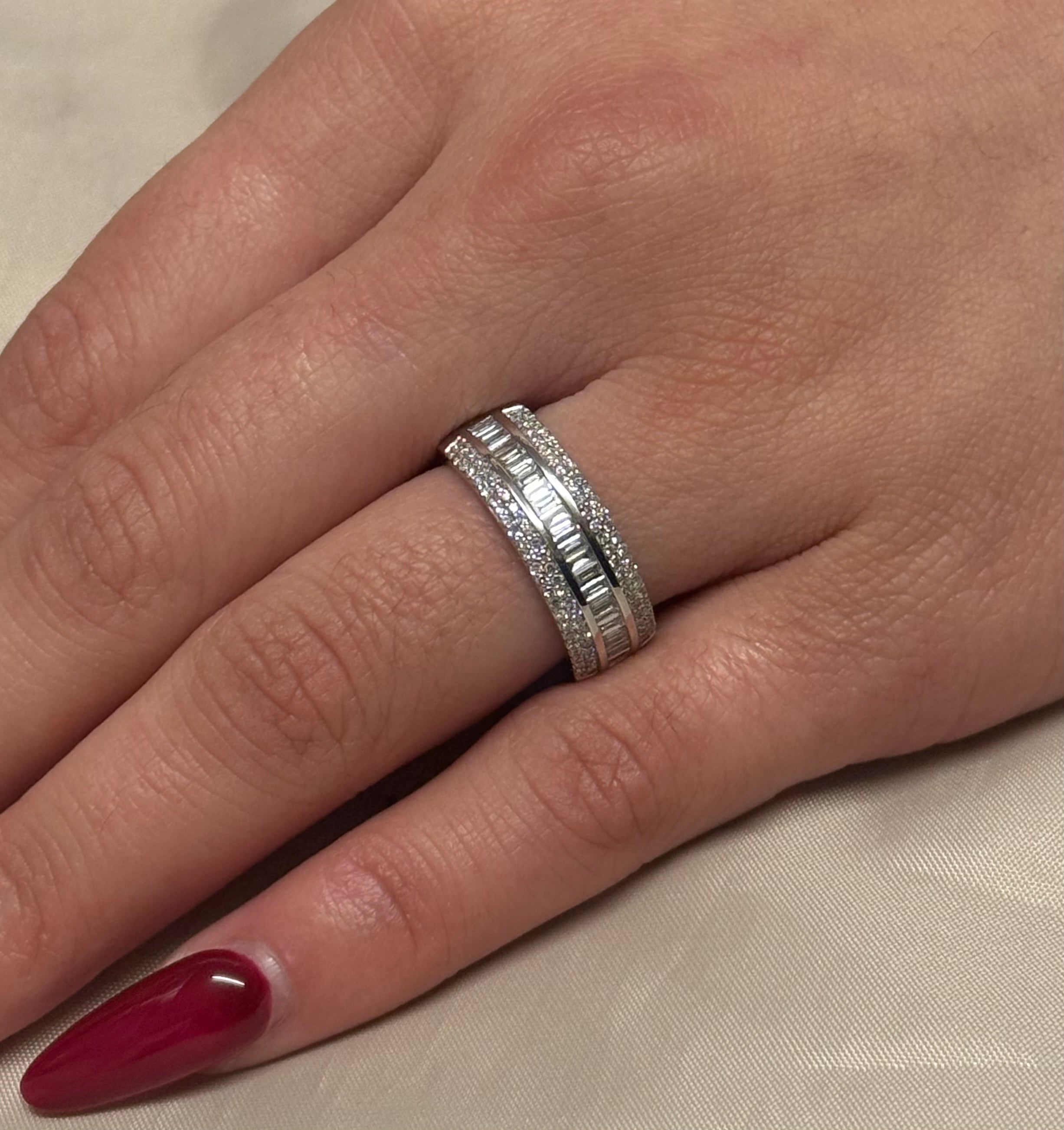 18K White Gold Baguette & Brilliant Diamond Band