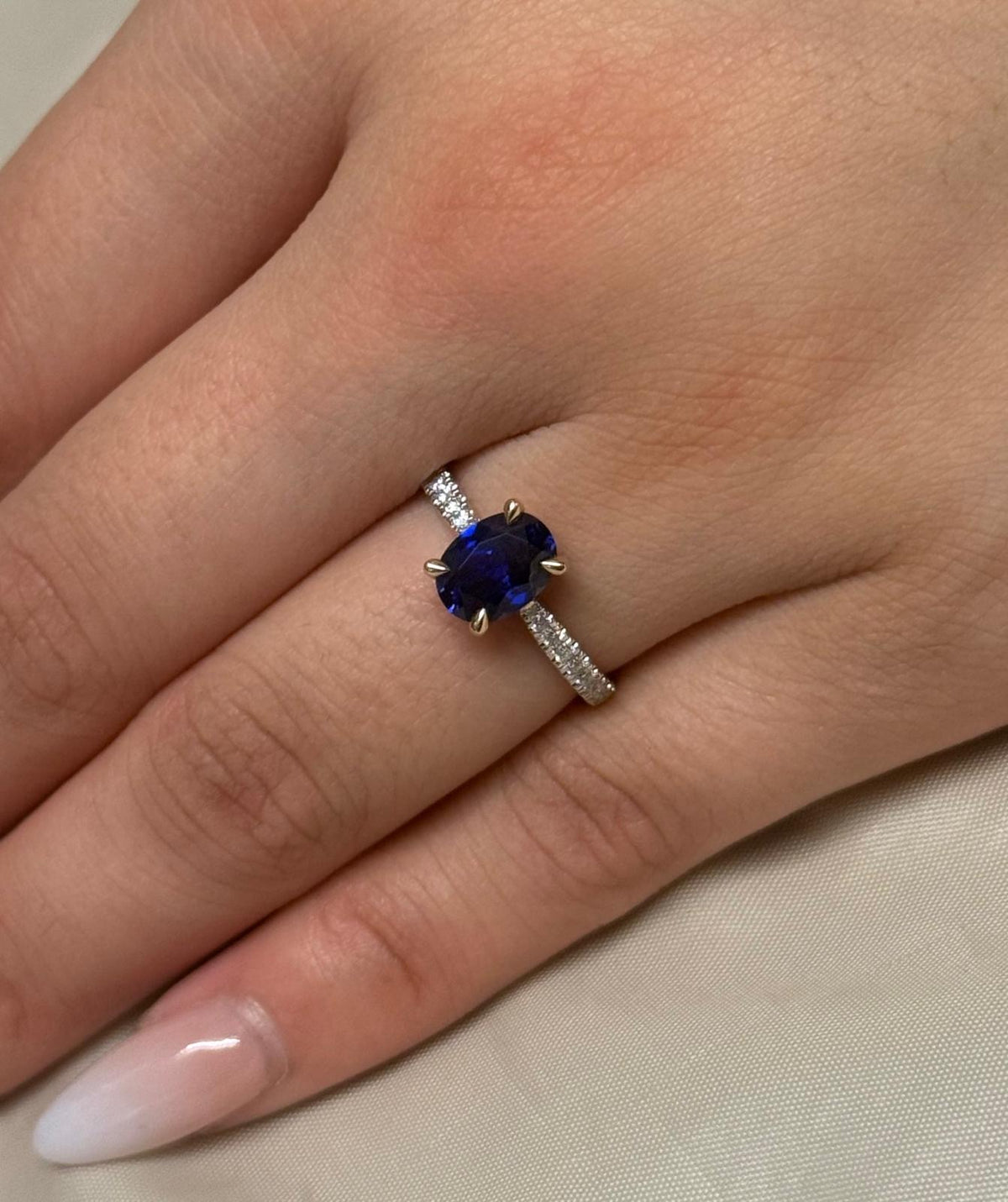 9ct Yellow Gold Lab-Grown Oval Cut Sapphire with Diamond Band