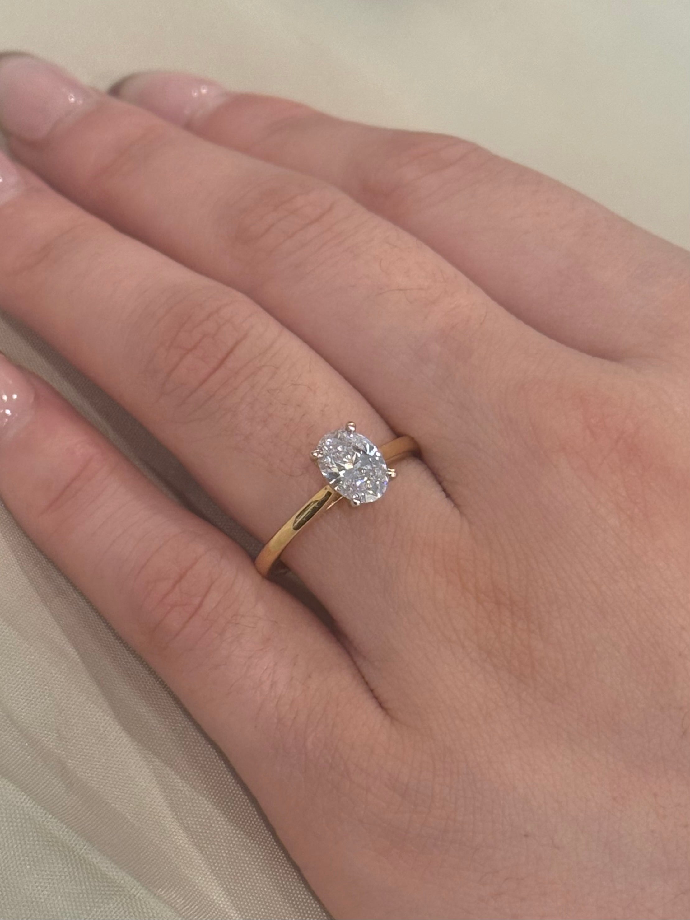 18K Yellow Gold 1.06ct Oval Laboratory Grown Diamond Solitaire