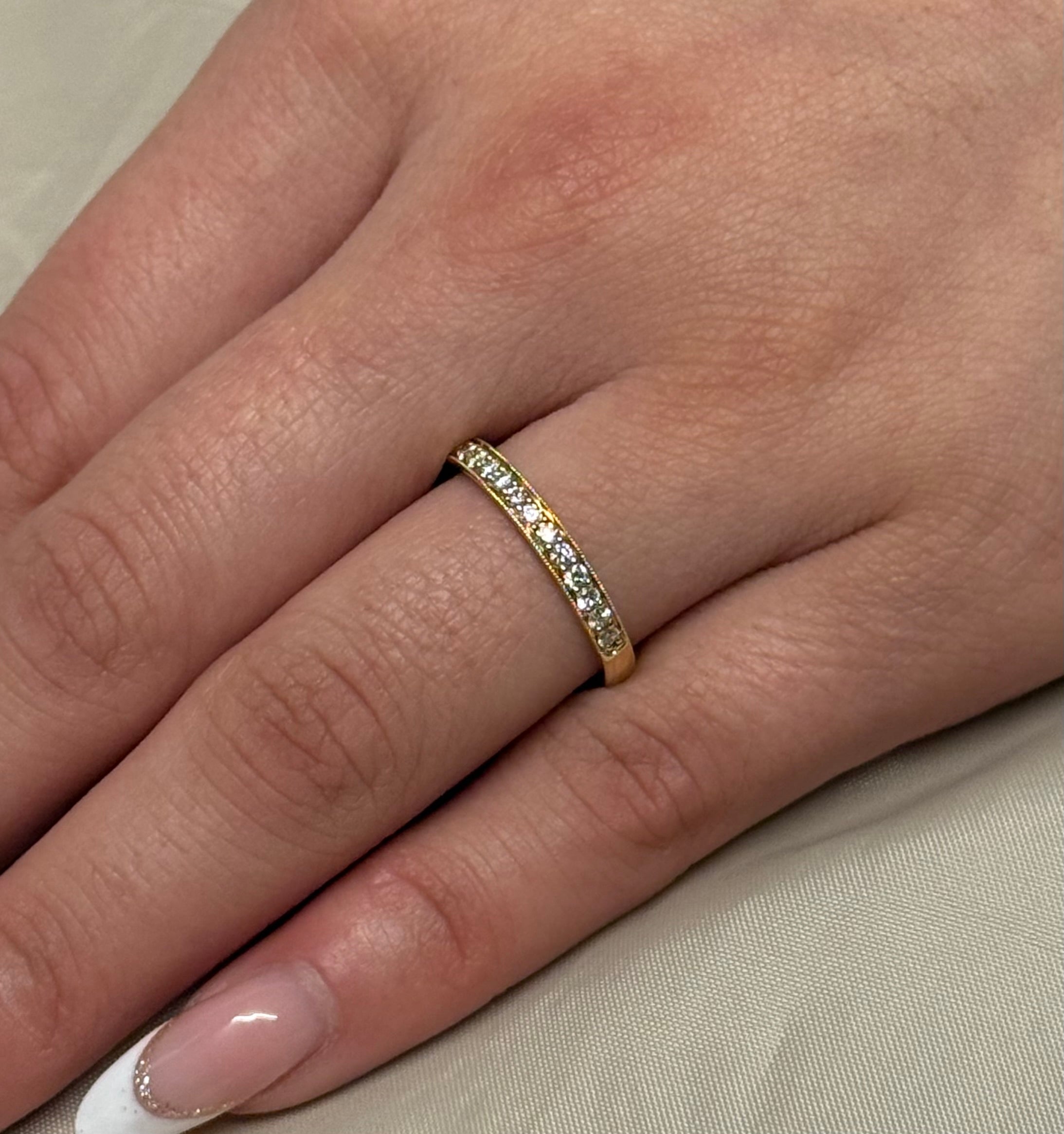 18k Yellow Gold Millgrain Diamond Band