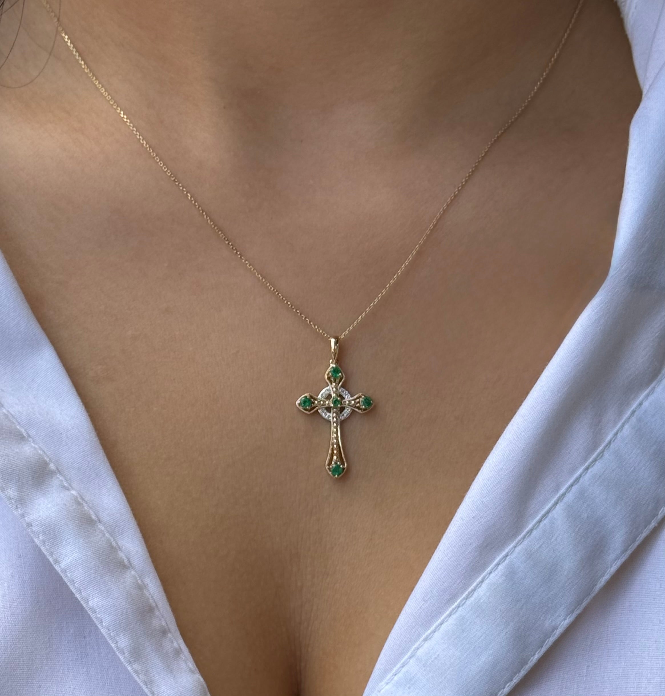 9ct Yellow Gold Emerald & Diamond Celtic Cross Pendant