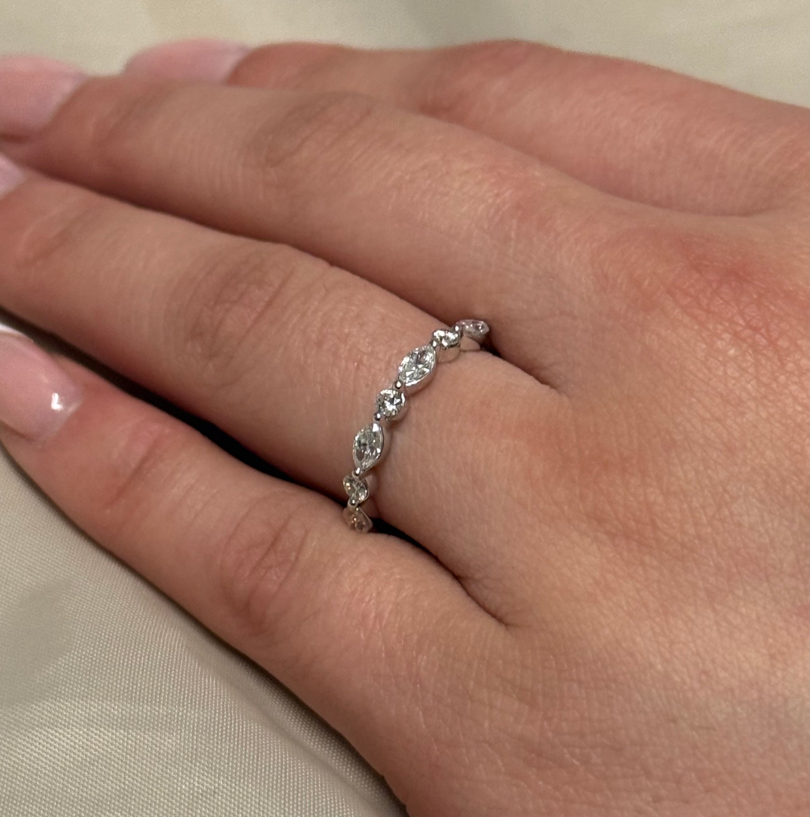 18k White Gold Marquise and Brilliant Diamond Band