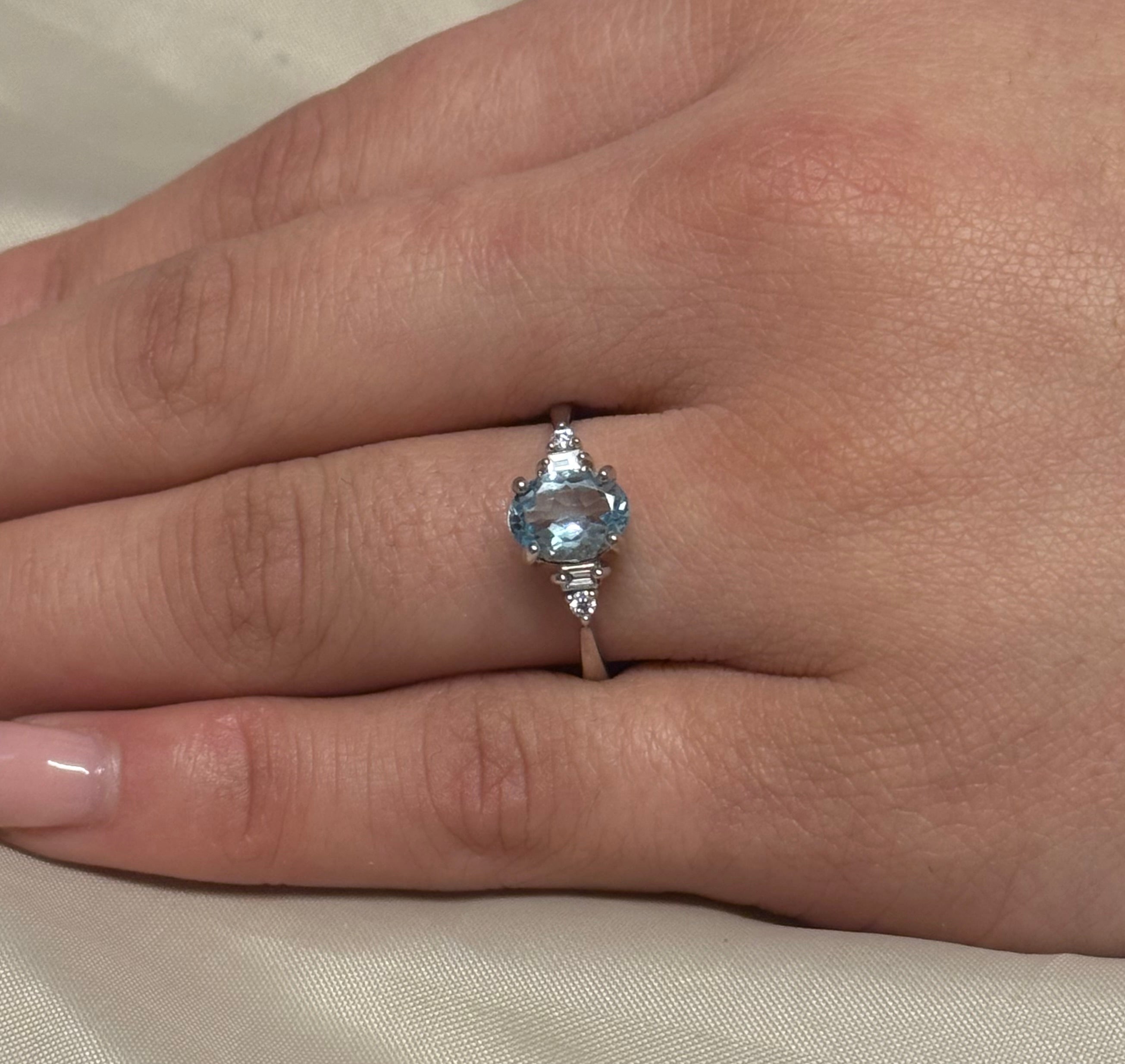 18K White Gold Oval Aquamarine with Diamond Side Stones