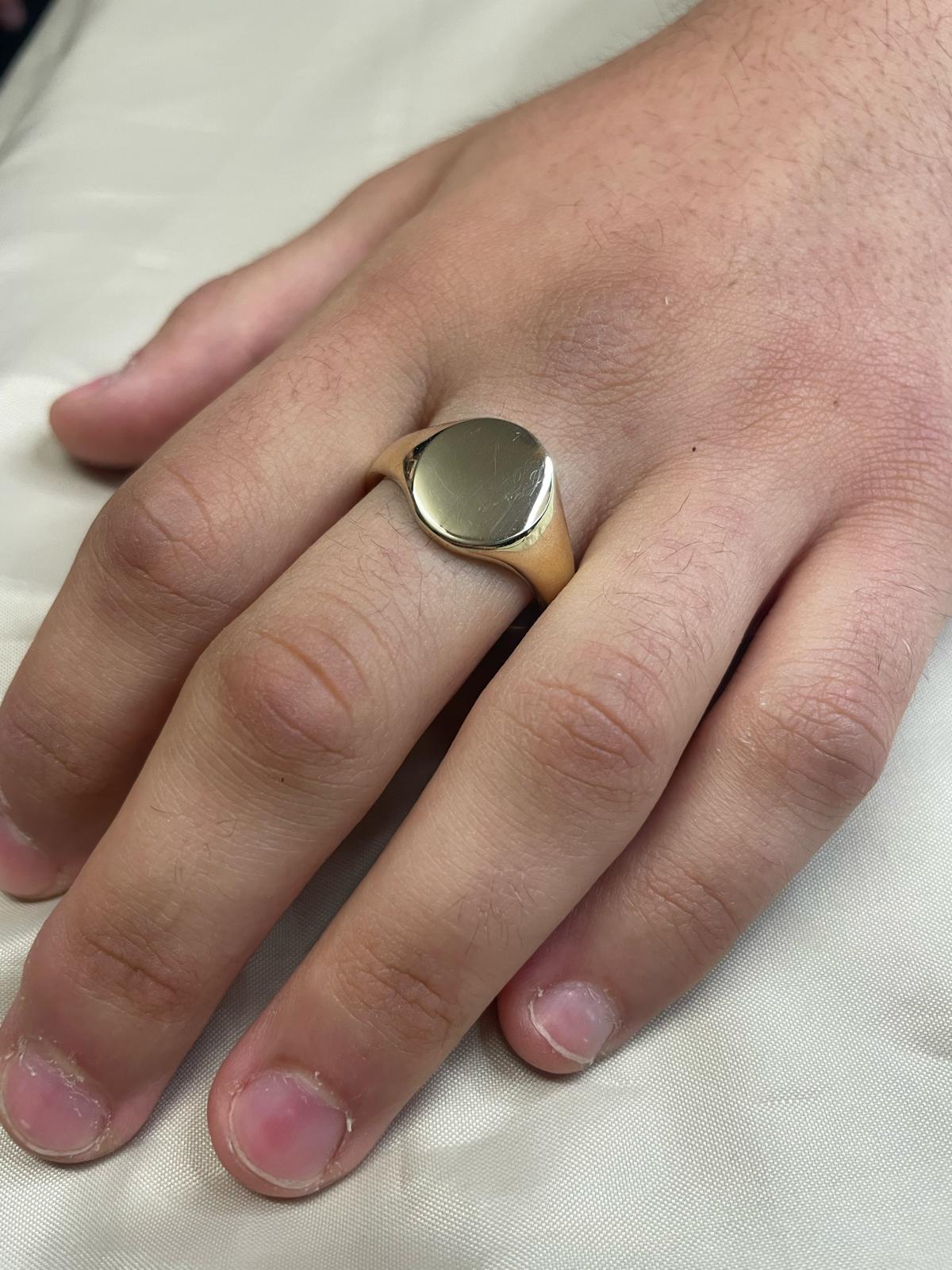 9ct Yellow Gold Oval Signet Ring